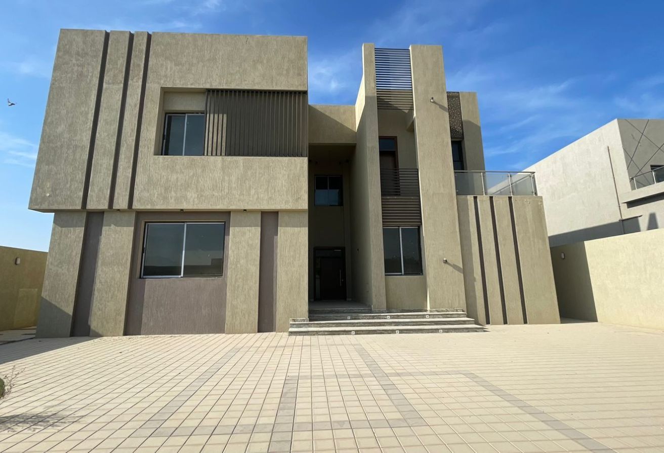 Spacious 2-Floor Villa for Sale in Al Qusaidat