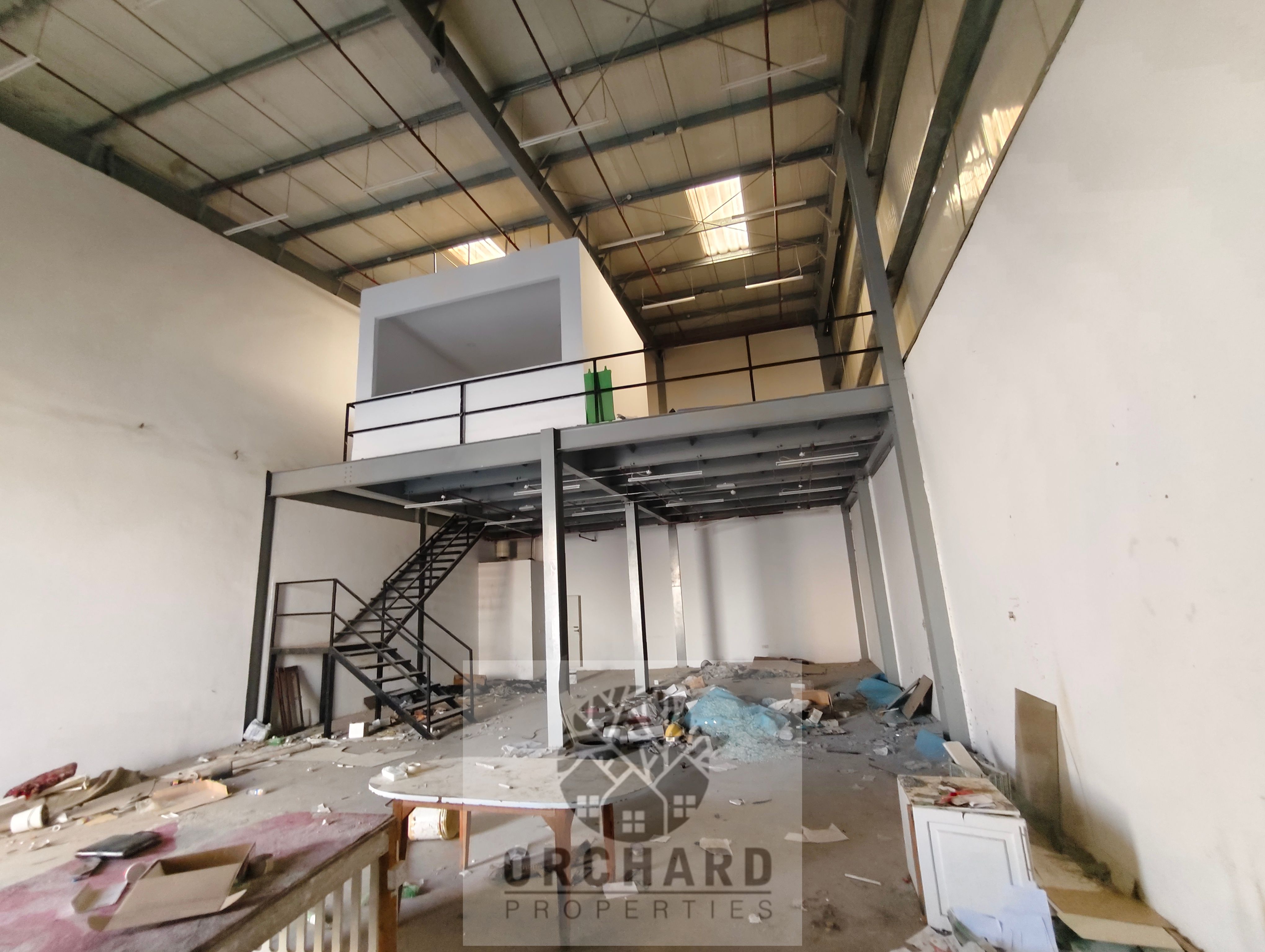 Near to Emirates Road/Easy Loading and Unloading Good Location Wide Parking