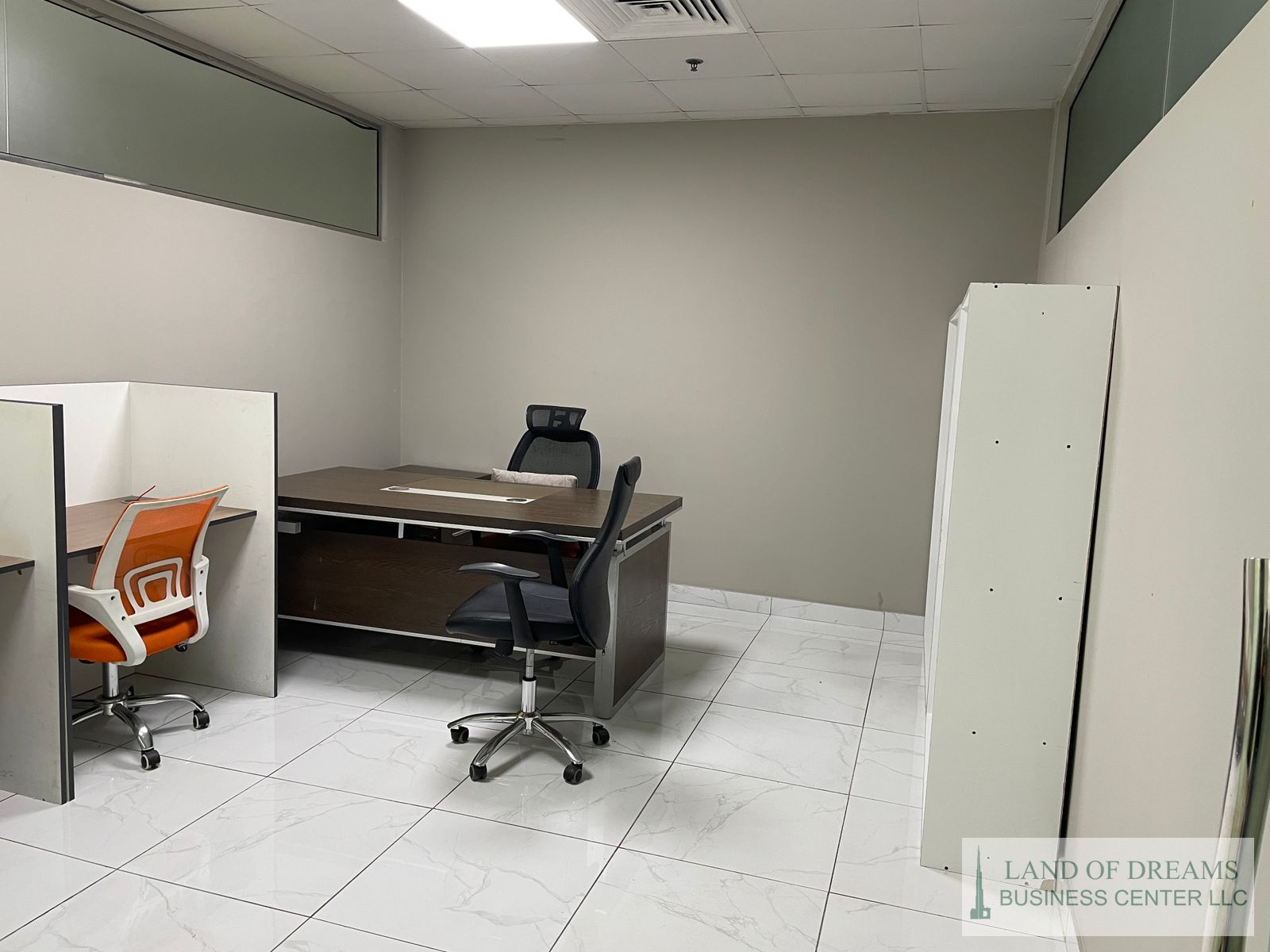 Limited Offer! Office space for rent in Business Bay. With own Ejari can fit up tp 4 staff