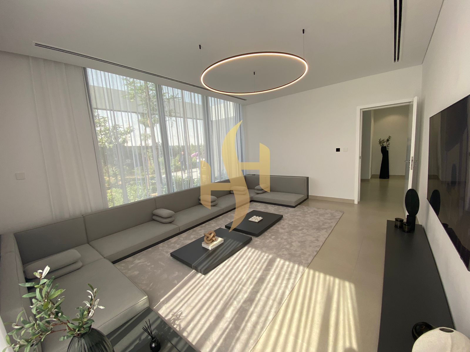 COURNER UNIT VILLA-GOOD LOCATION-BIG SIZE-ITS EQUIPPED WITH ALL THE KITCHEN EQUIPMENT