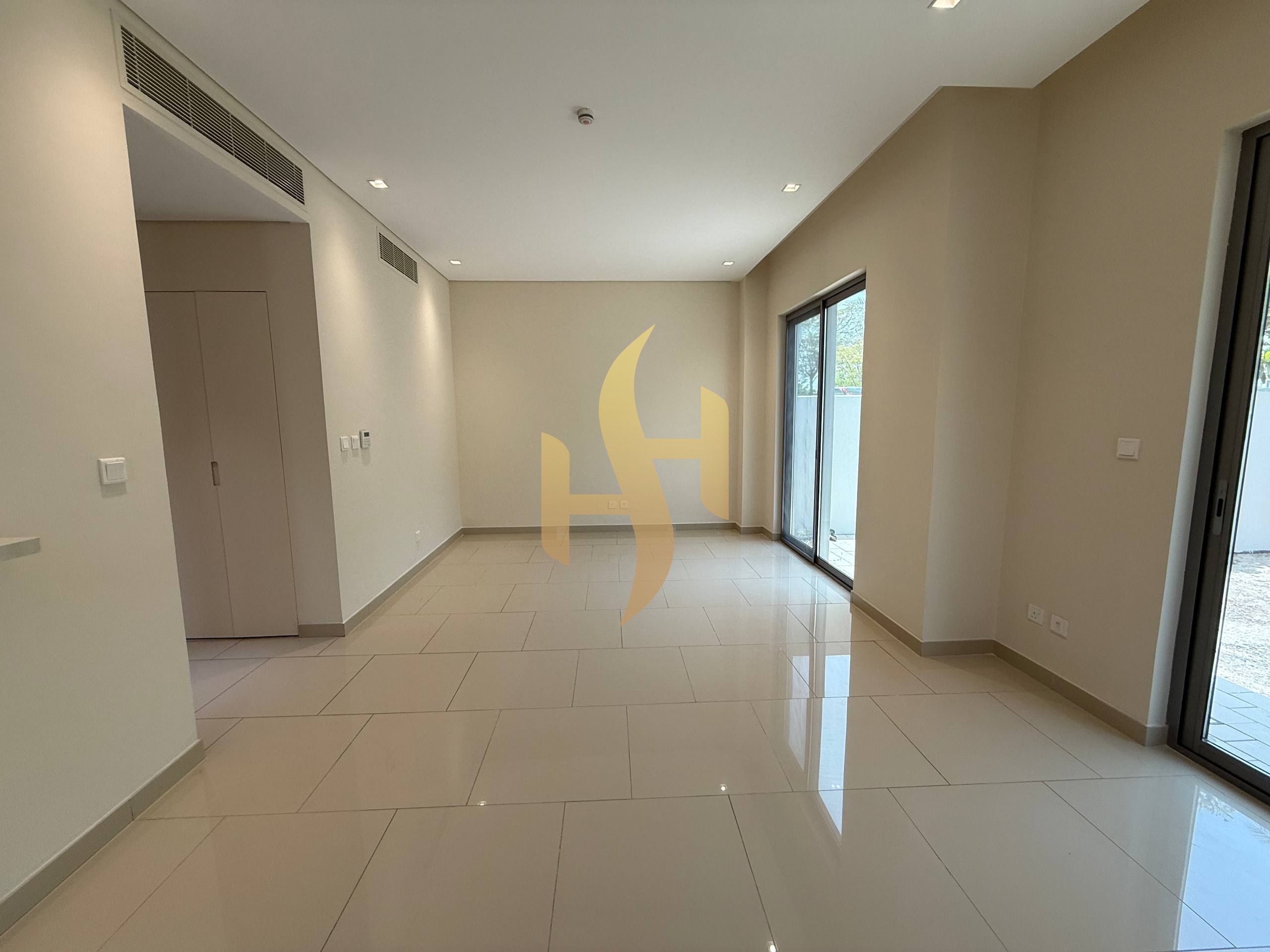 GATED COMMUNITY // READY TO MOVE IN // LUXURY DESIGNED