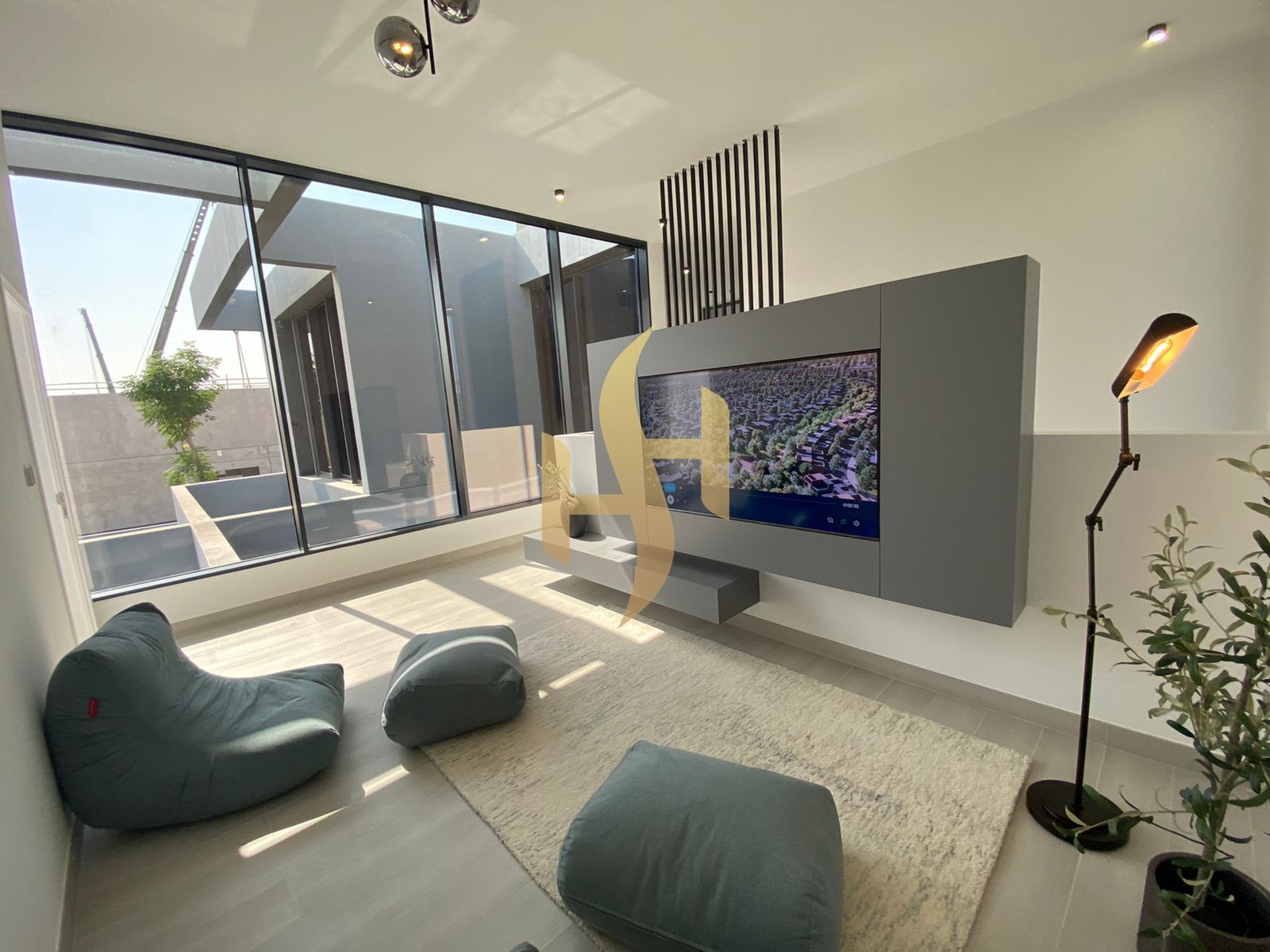 Coner Unit | Prim Location | Upgraded Kitchen