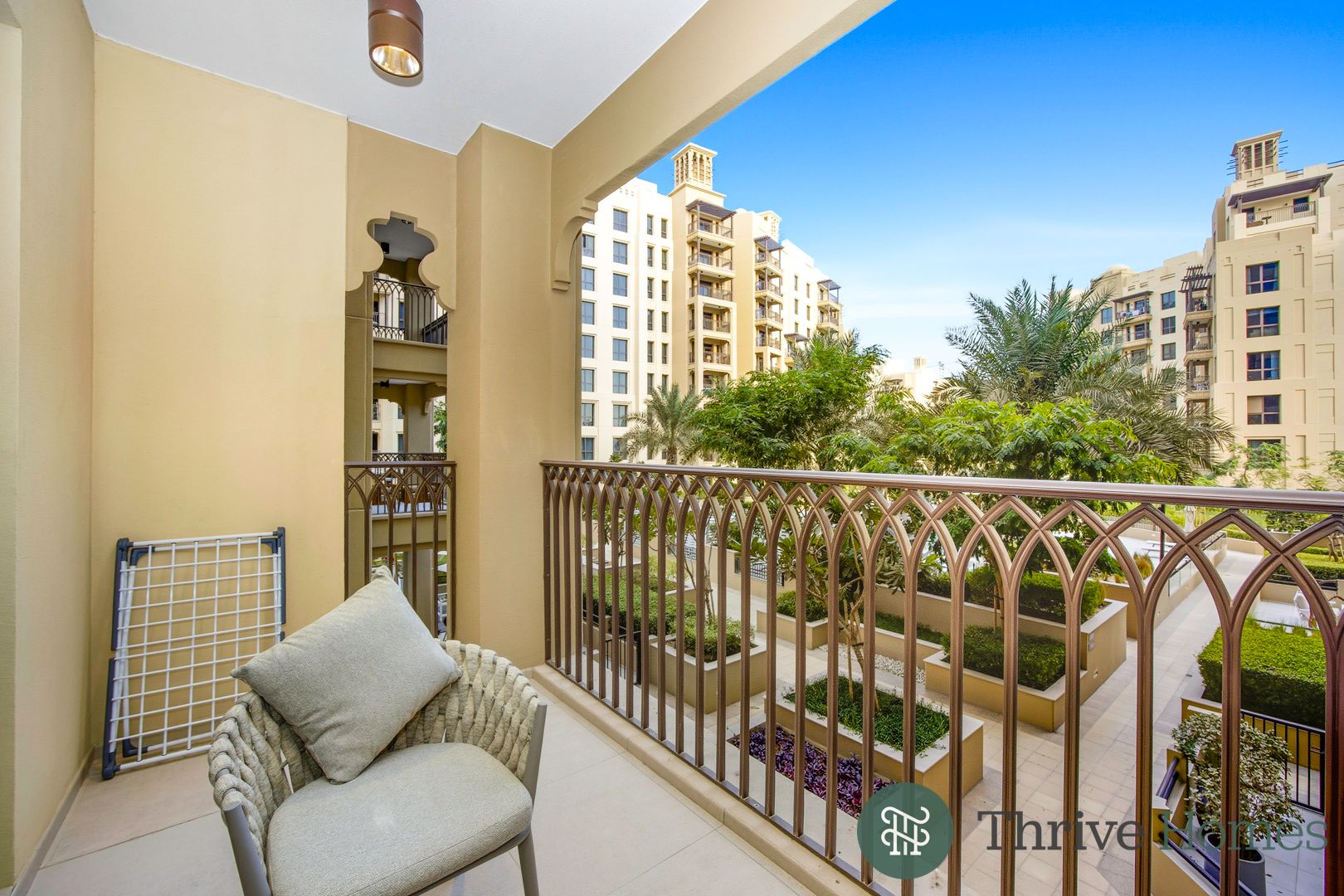 Modern 1-Bedroom Apartment | Close to Burj Al Arab & Beachfront | Bills Not Included