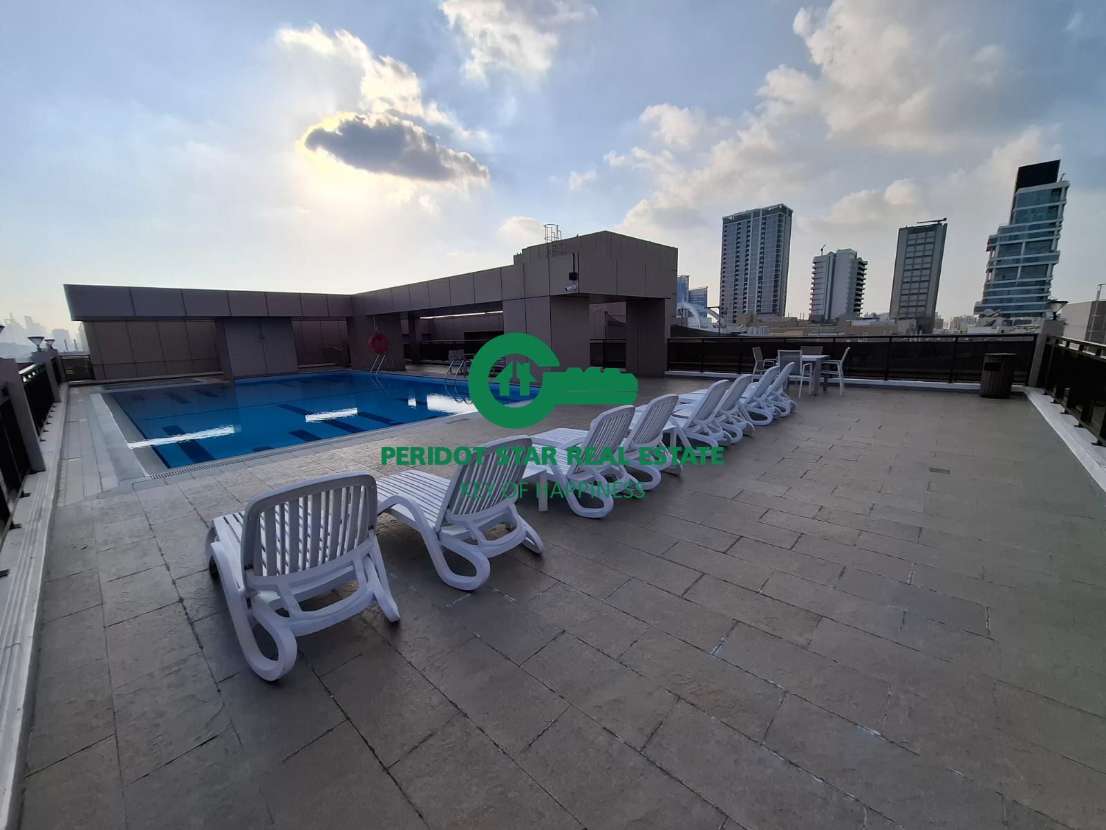 FAMILY BUILDING | 4 BEDROOM APARTMENT | CLOSED TO DAY TO DAY & METRO STATION