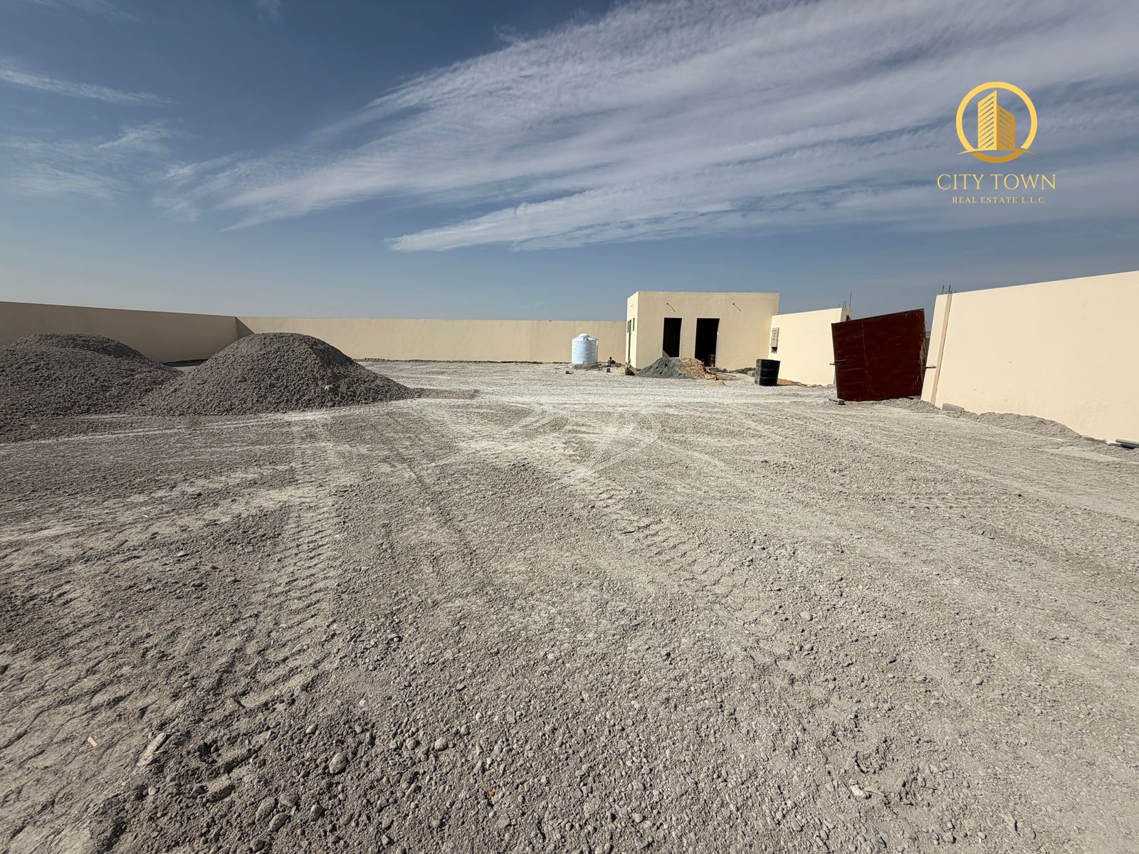 Spacious 10,000 sqft open yard with 20 KV power / main al sajaa area sharjah