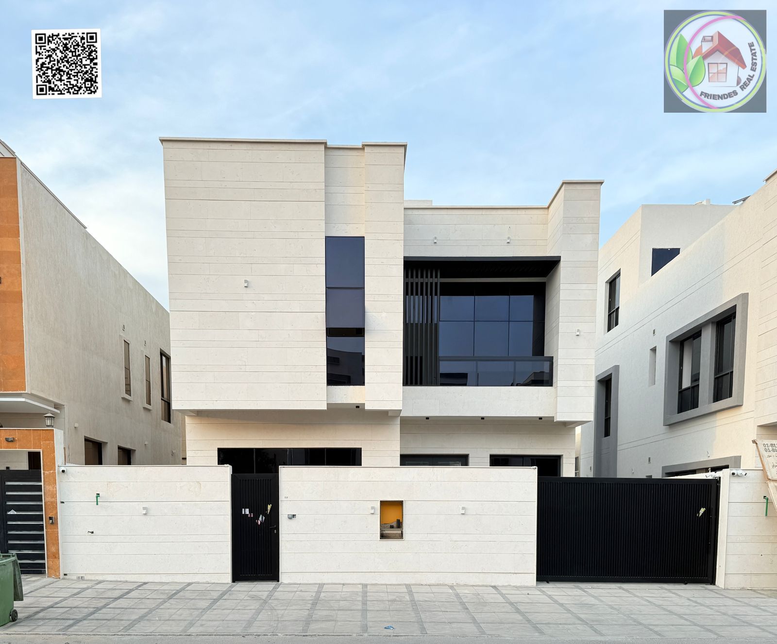 For sale: a two-story villa with a roof, directly from the owner. Super deluxe finishing. A great investment opportunity in Ajman, with spacious areas