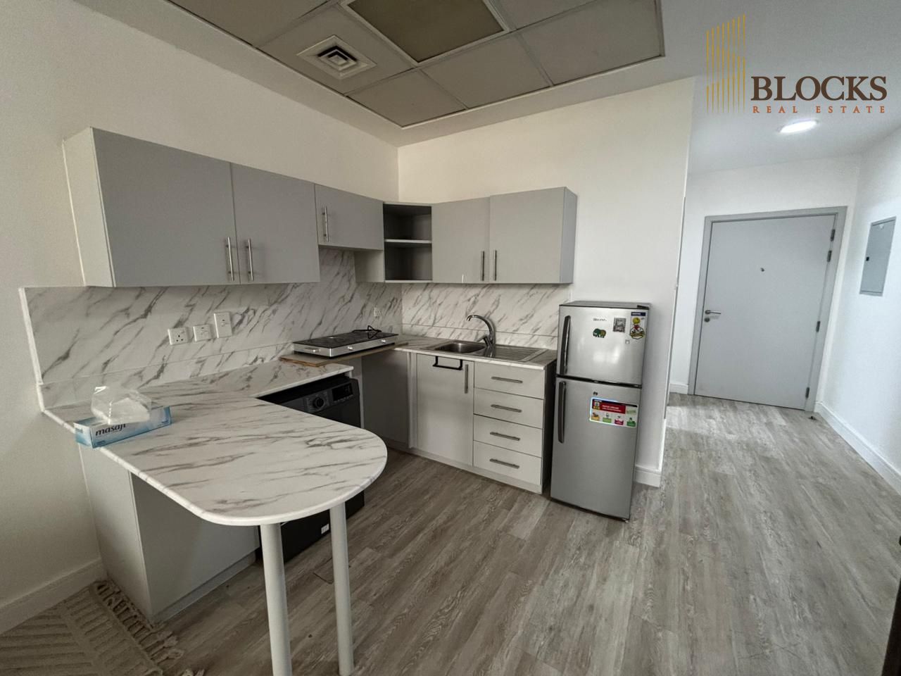 EXCLUSIVE | STUDIO W/ BALCONY | UPGRADED