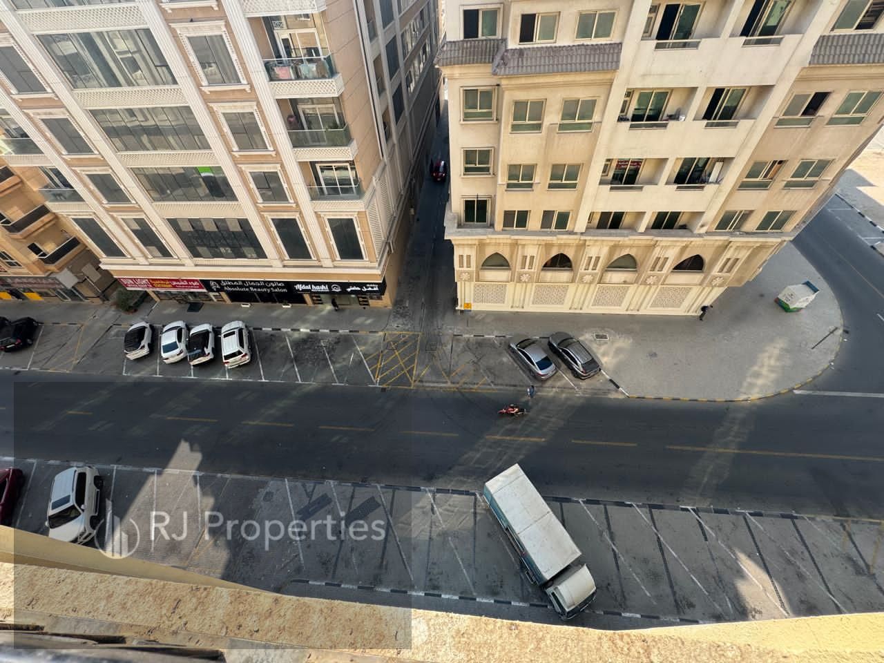 Very spacious luxury 3bhk open view balcony waderobe MasterBed parking 67k