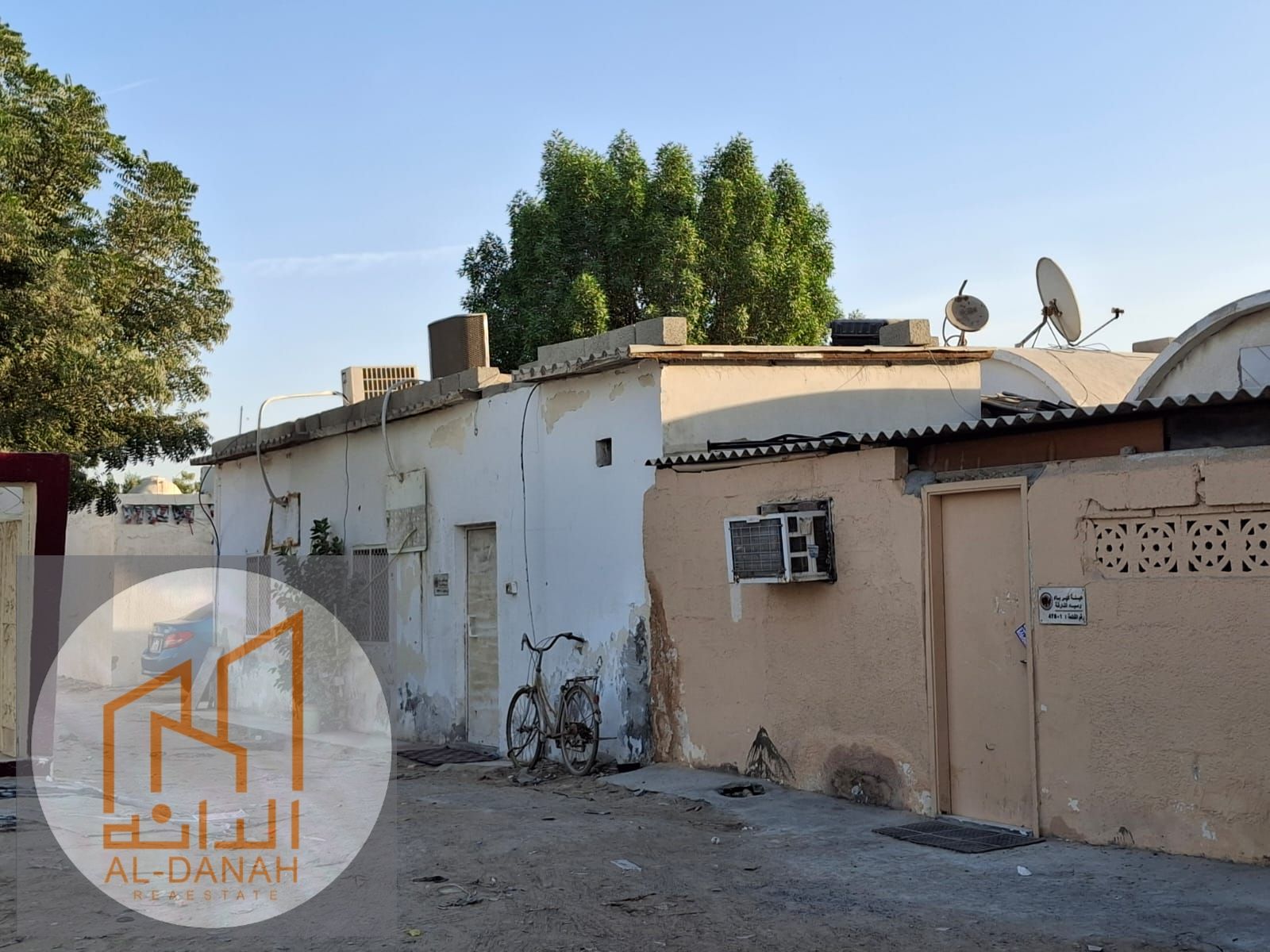 Great Opportunity 5-Bedroom Villa with Living Room for Sale