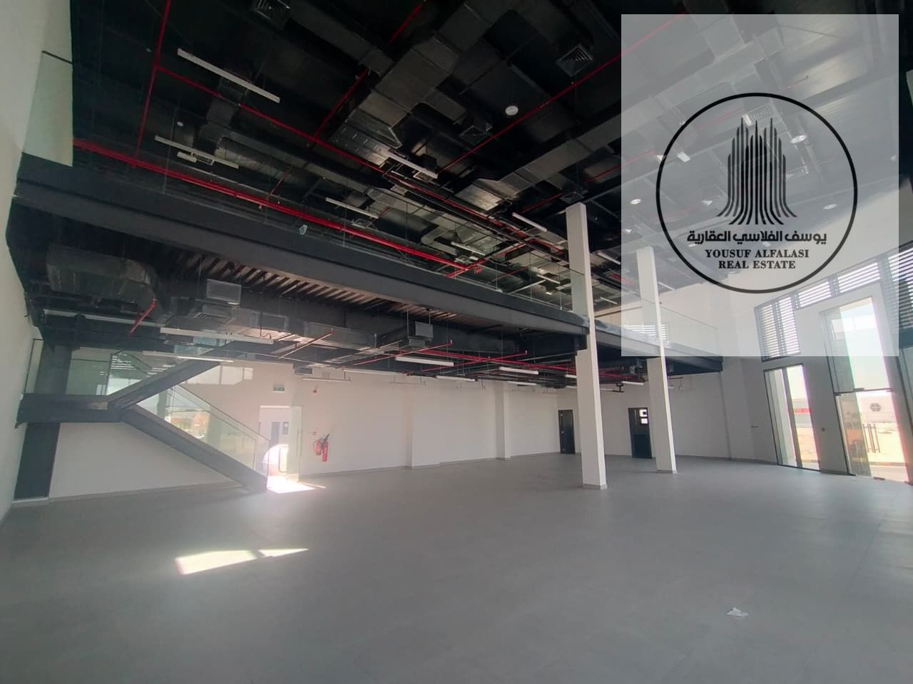 Showroom for rent in Sharjah Industrial Area 18 - 5050 sq ft - 35 kW - Price AED 450,000 - 4 installments