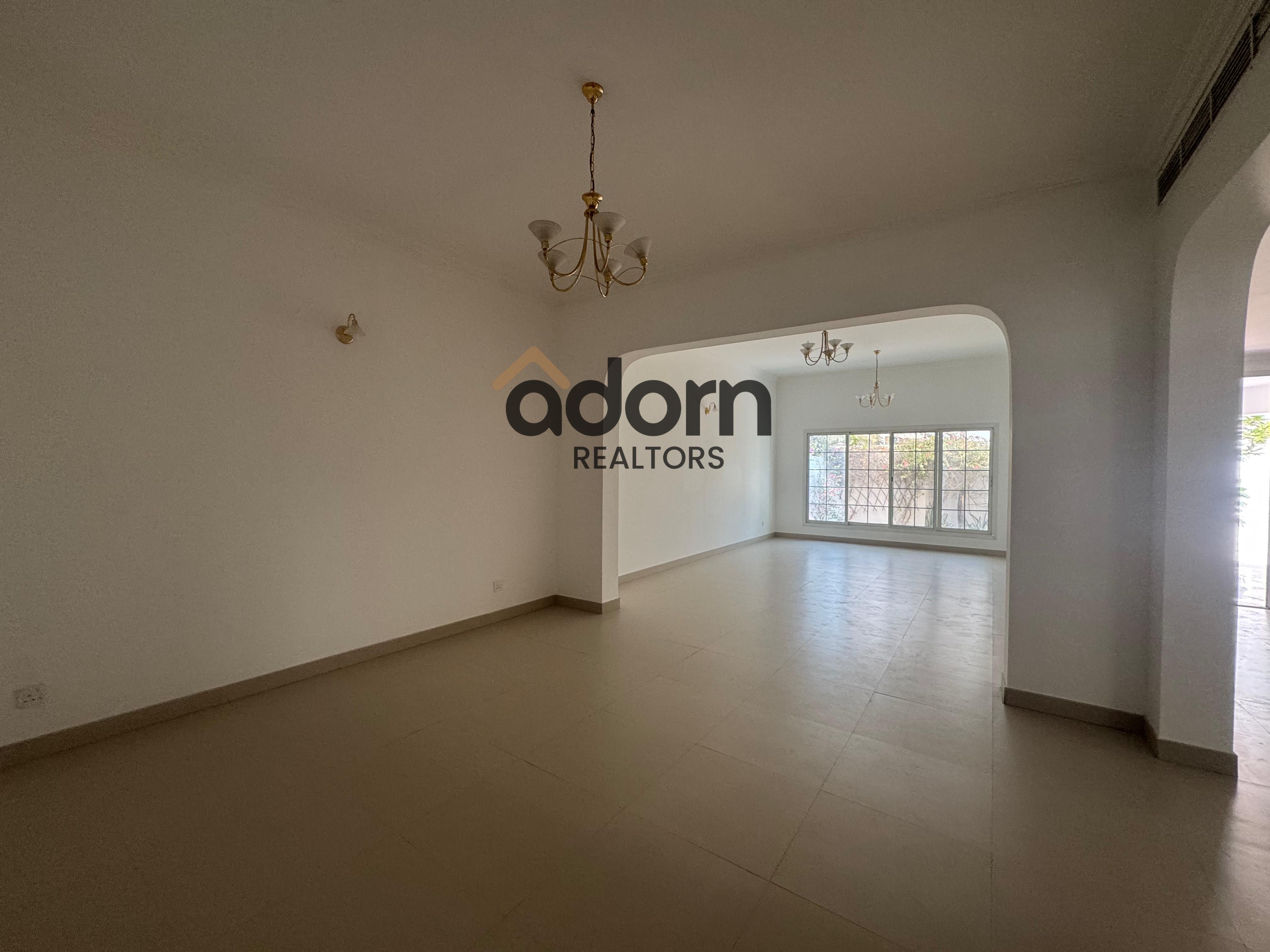 Spacious Independent Villa With Private Pool