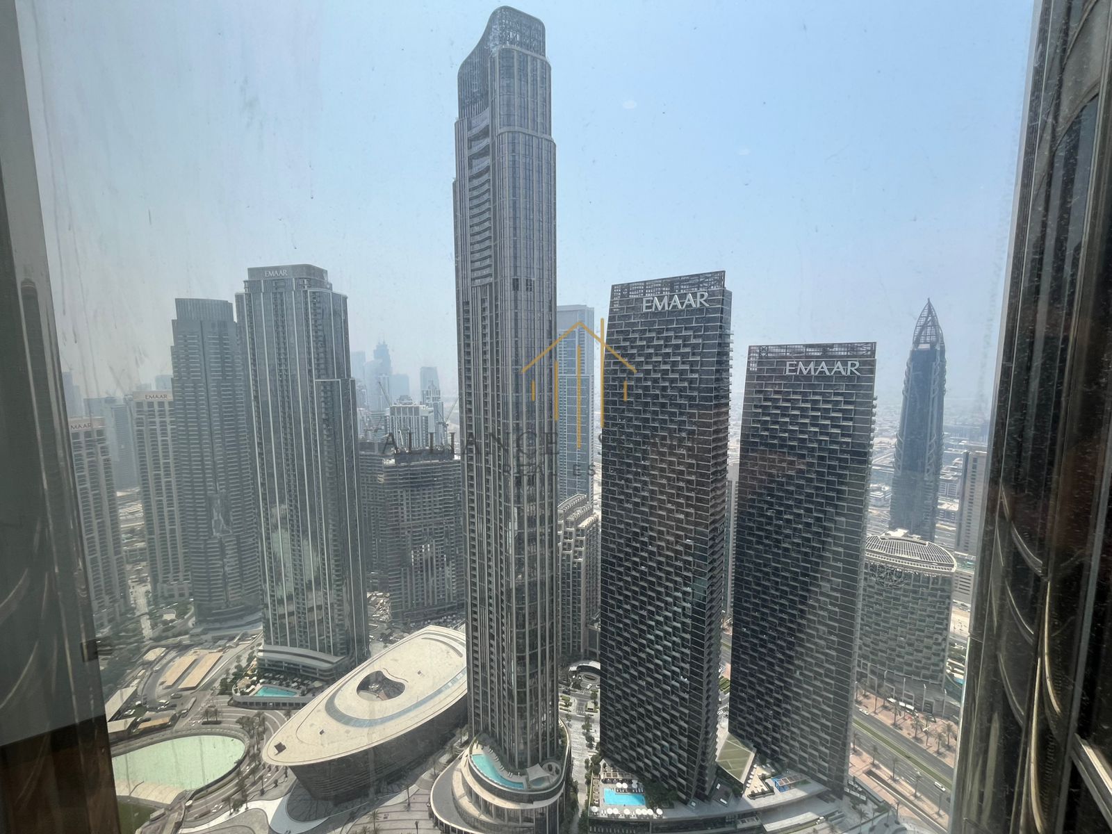 PREMIUM LUXURY DESCRIPTION (Top Performing) Iconic Living in Burj Khalifa