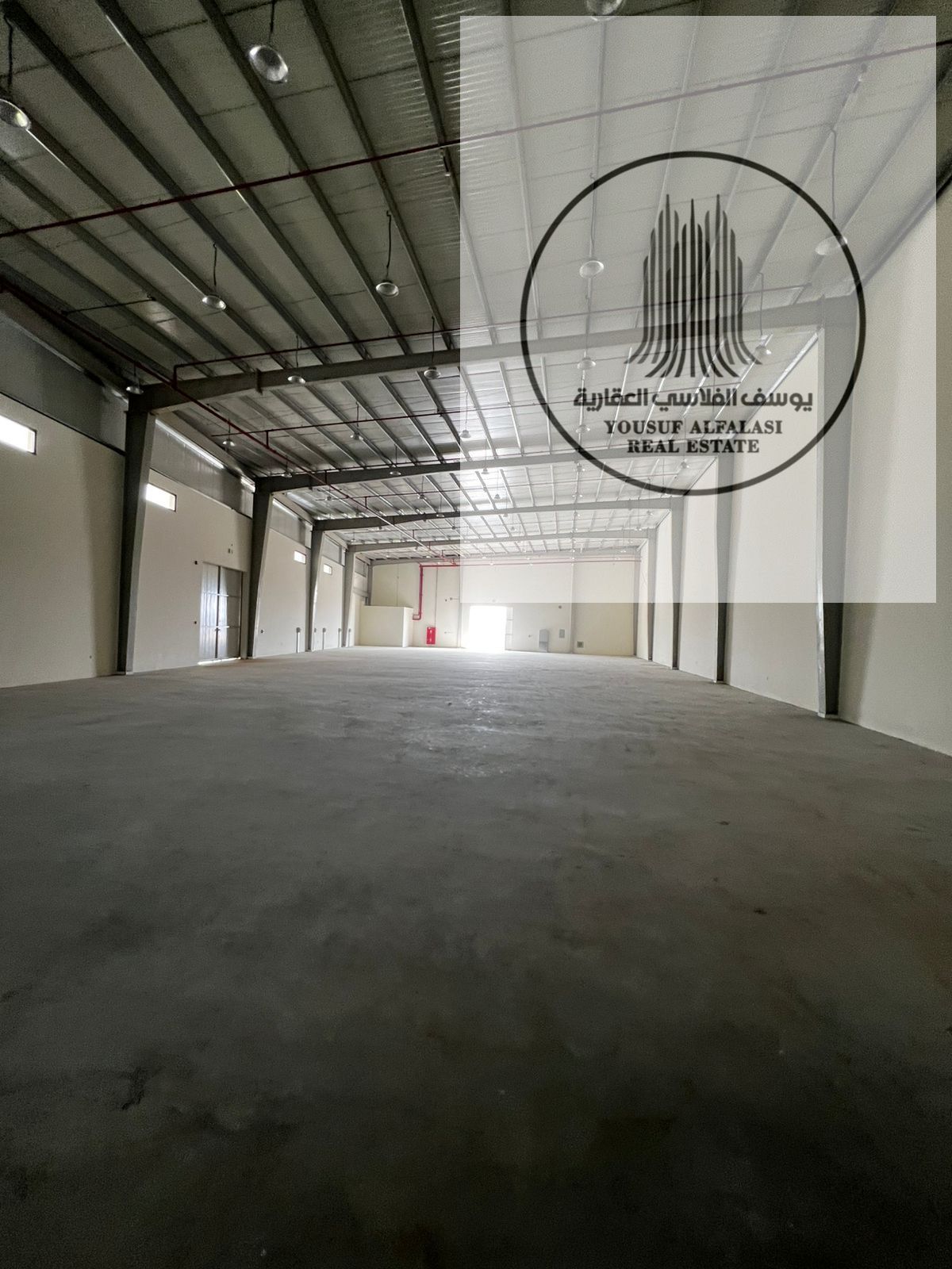 A spacious warehouse with ample electrical power is available for rent in Umm Al Quwain. The warehouse spans 10,000 square feet.