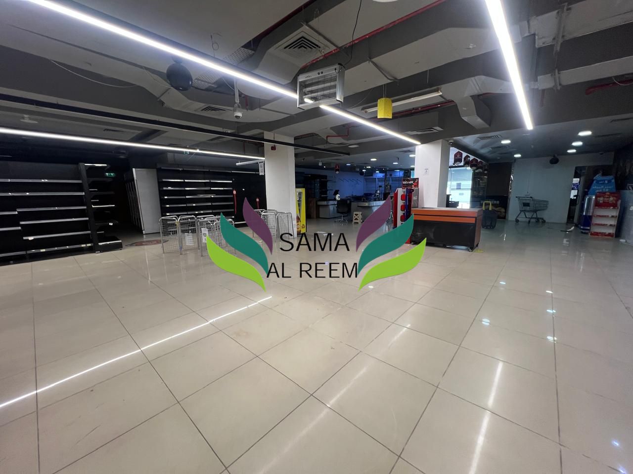 Showroom Available For Rent On Prime Location in Jumeirah