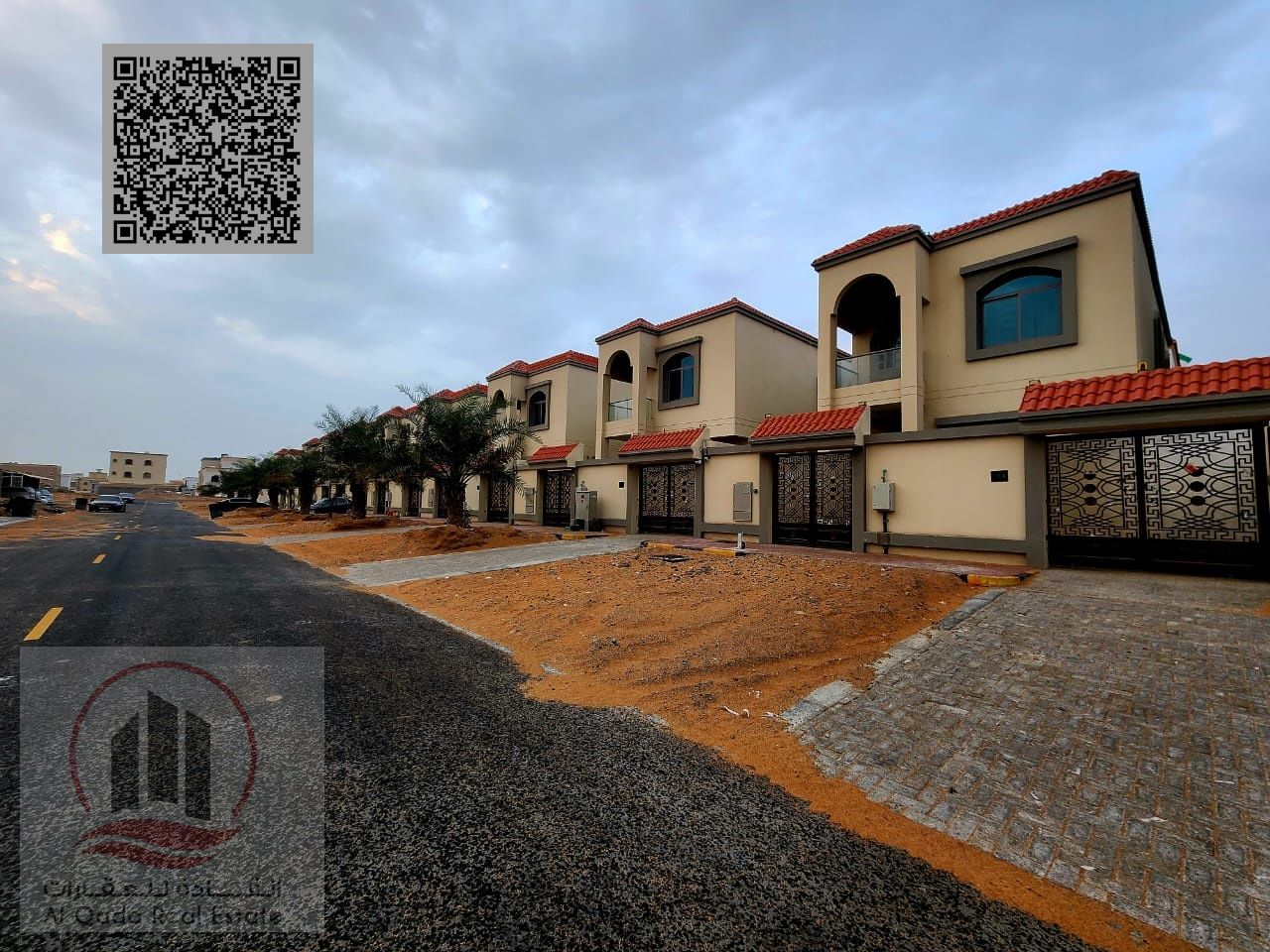 Villa for sale in Ajman, Al Helio area. 5 master bedrooms, majlis, living room, maid's room, central air conditioning. Price negotiable. Freehold owne