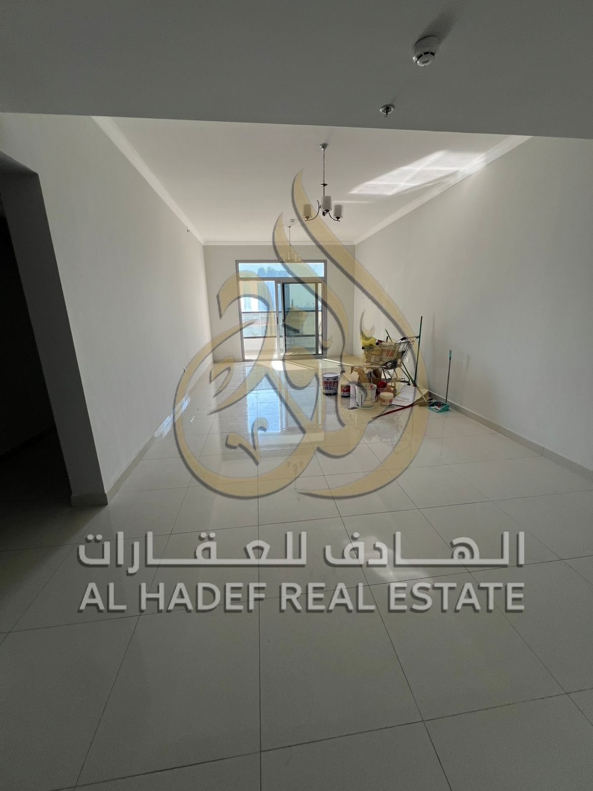 Apartment for rent in Sharjah, Al Khan area, two bedrooms and a living room, annual rent. Two-bedroom apartment with a living room and storage room —