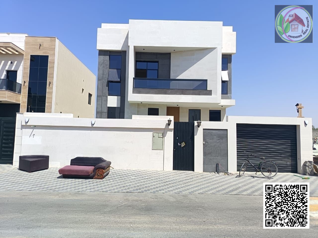Luxury villa for sale in a prime location – spacious and elegant design