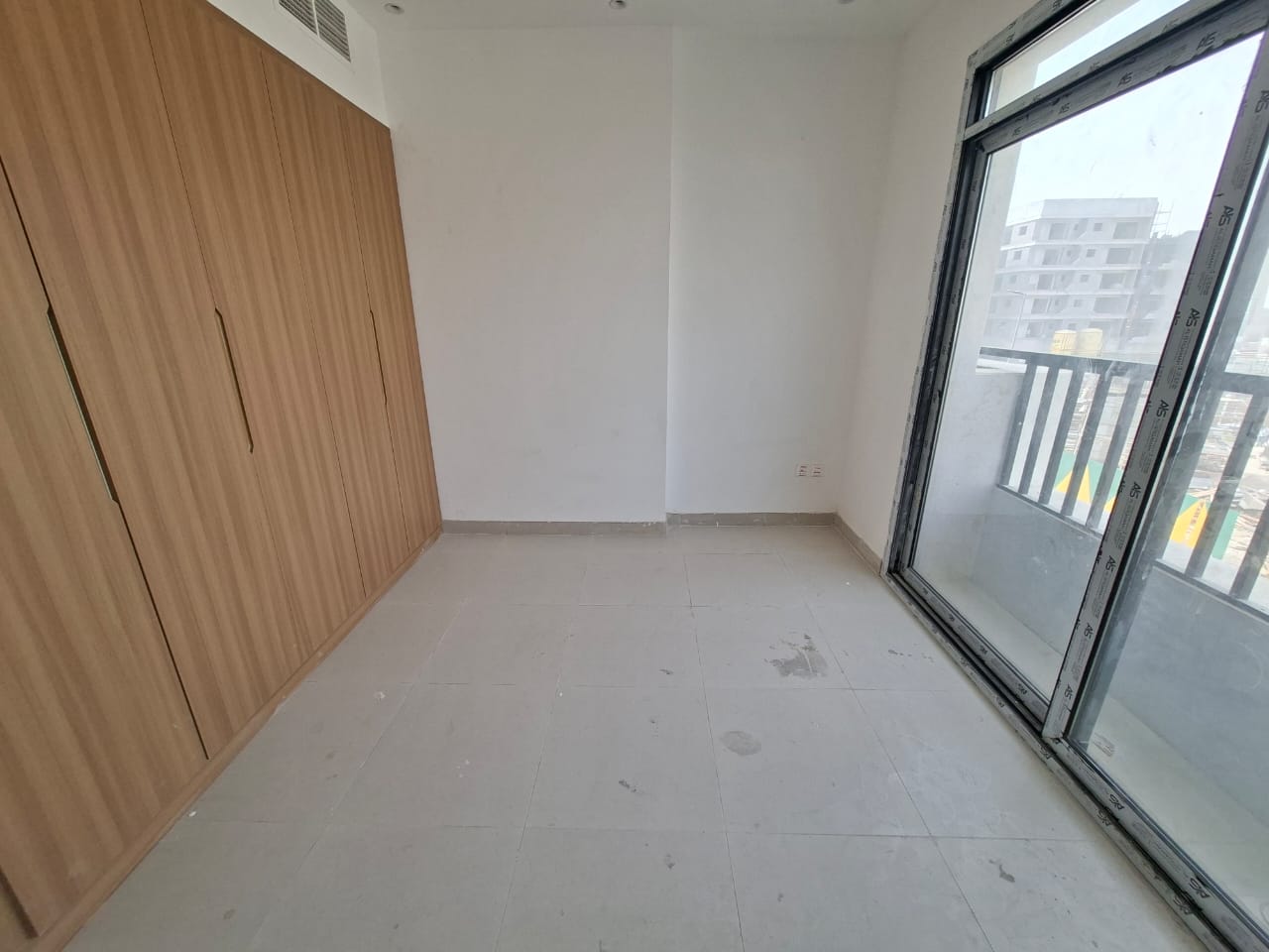 Lxury and brand new apartment 2bhk with balcony master room with waldrop prim location sharja