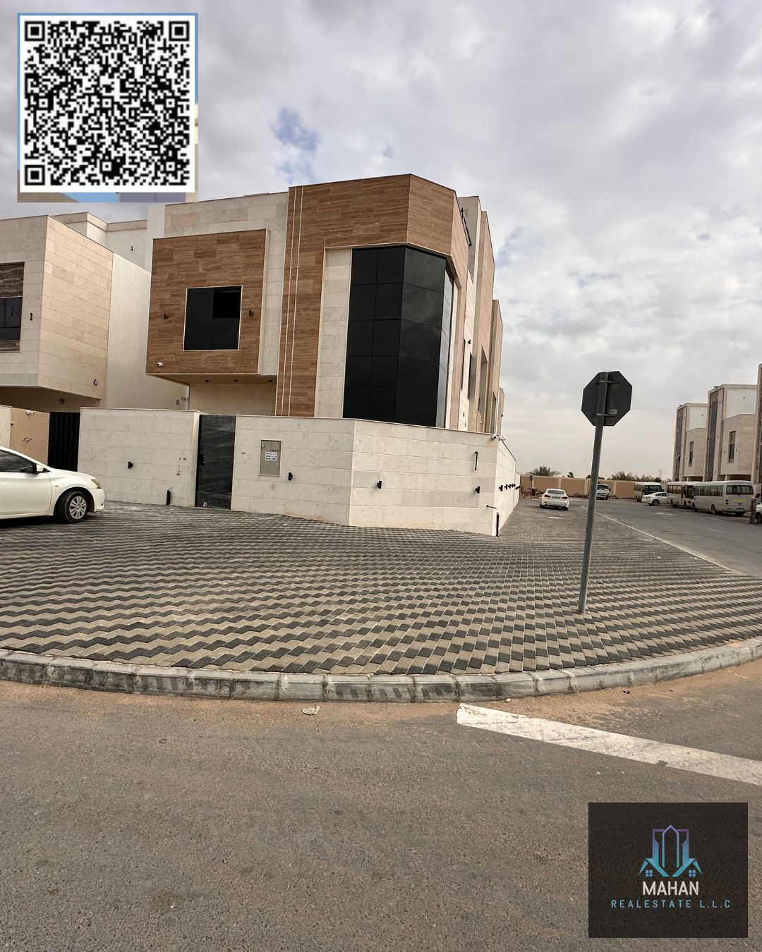 Corner Villa for Sale – Al Helio 2, Ajman Price: AED 1.9 Million Location: Al Helio 2, Ajman (Corner Plot) Villa Details: • 6 Bedrooms • Majlis • Spacious Hall • Modern Kitchen • Land Area: 3,014 sq. ft • Built-Up Area: 4,200 sq. ft • Corner Villa –
