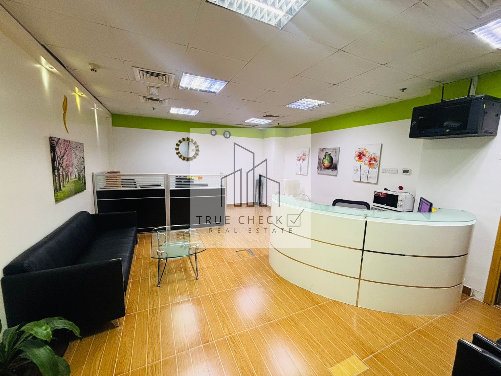 FULLY FITTED OFFICE | LAKE VIEW | VACANT
