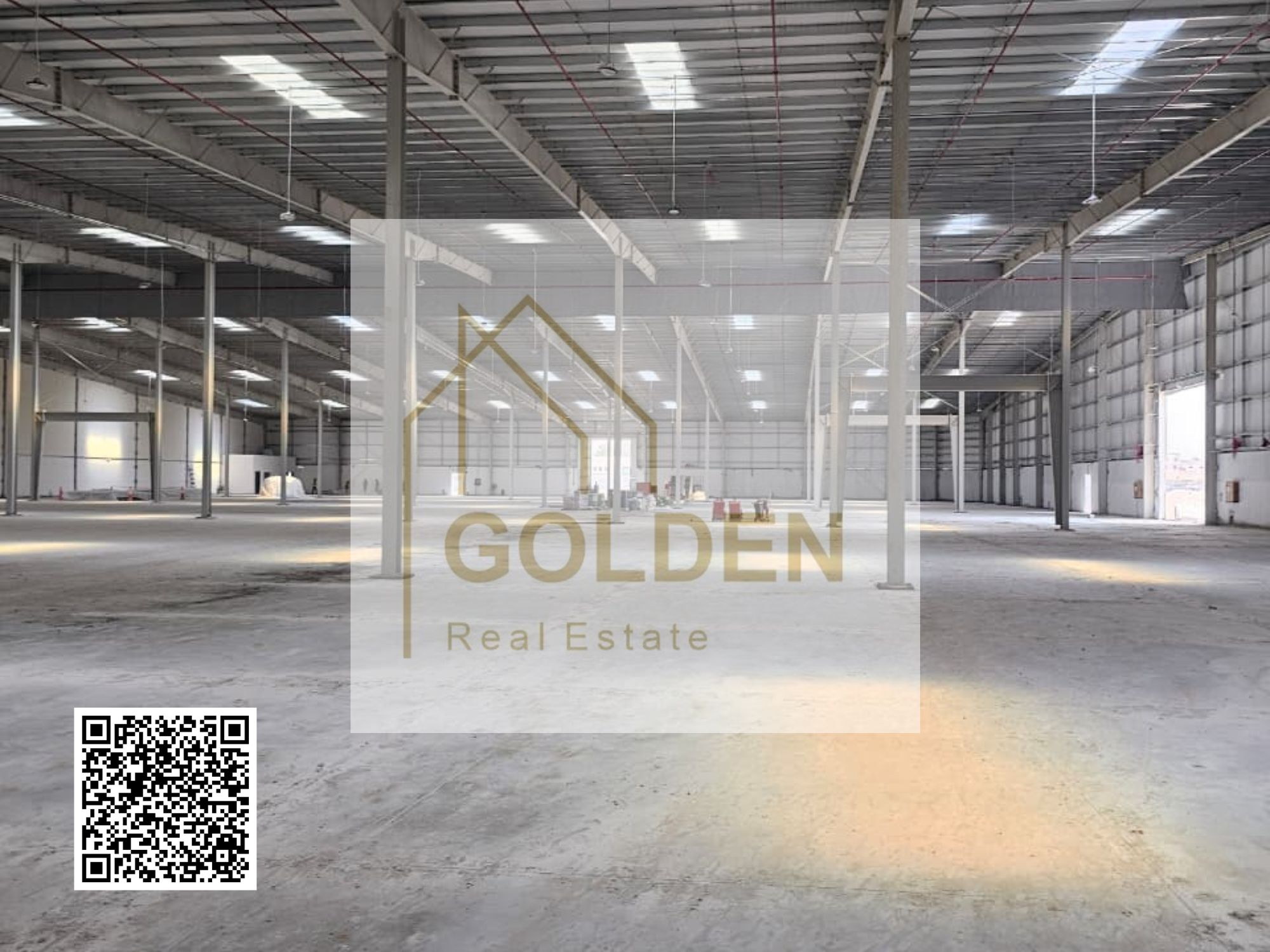 With a power supply of 35 kW per warehouse and expansive loading and unloading areas with two entrances for easy truck and equipment access, this is a