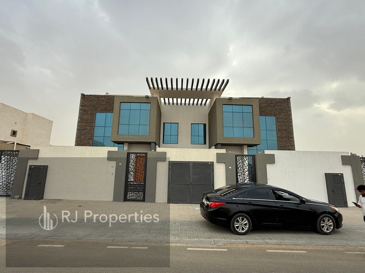 LUXURY BRAND NEW 5BHK VILLA All master bedroom maid room