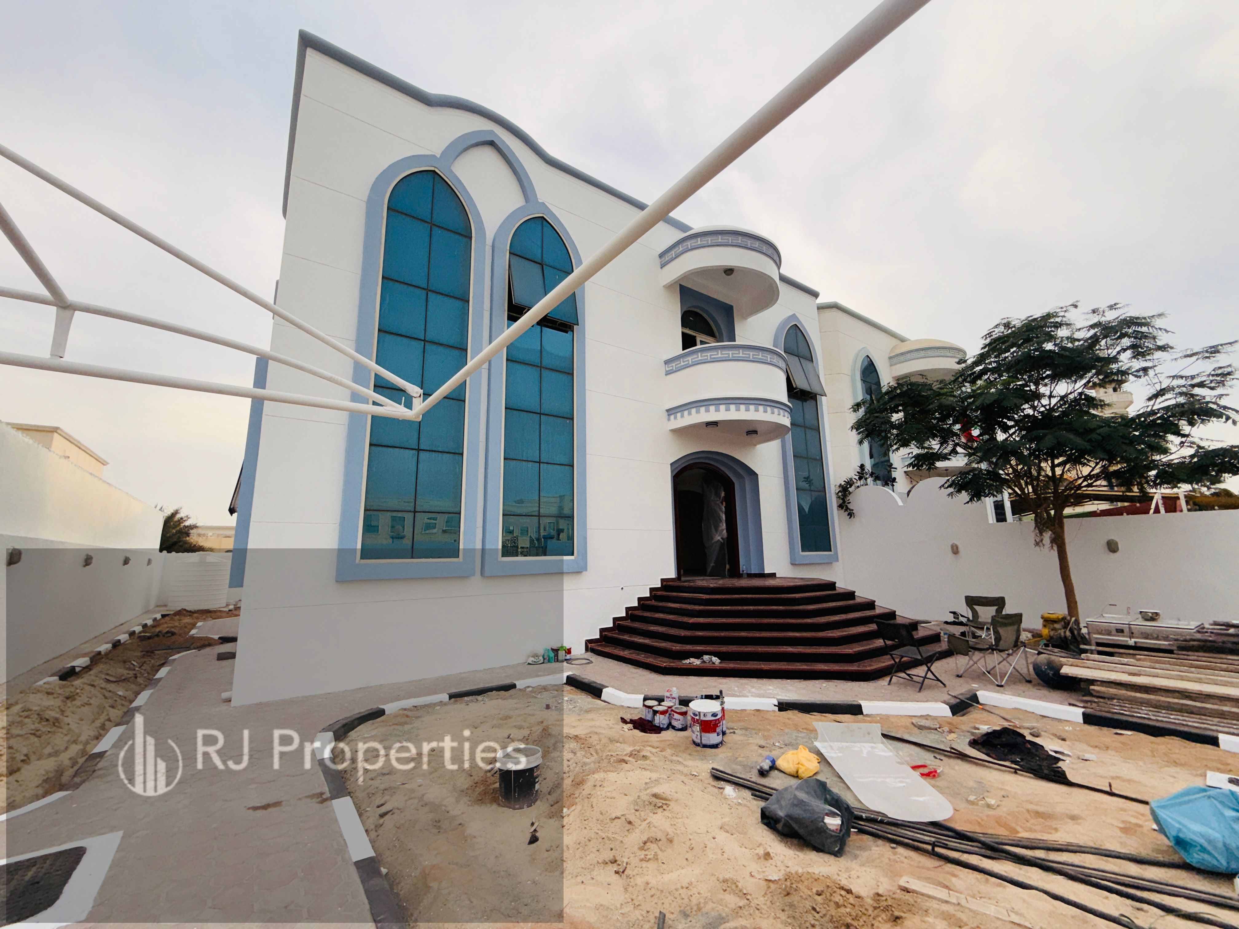 Luxury villa for rent commercial and residential for both prpoes
