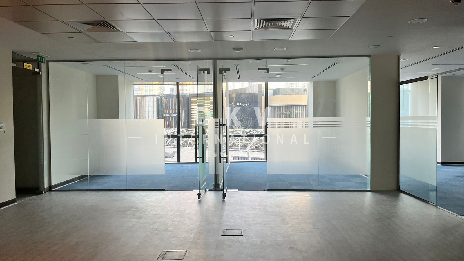 PRIME OFFICE | GLASS PARTITION | CITY VIEW