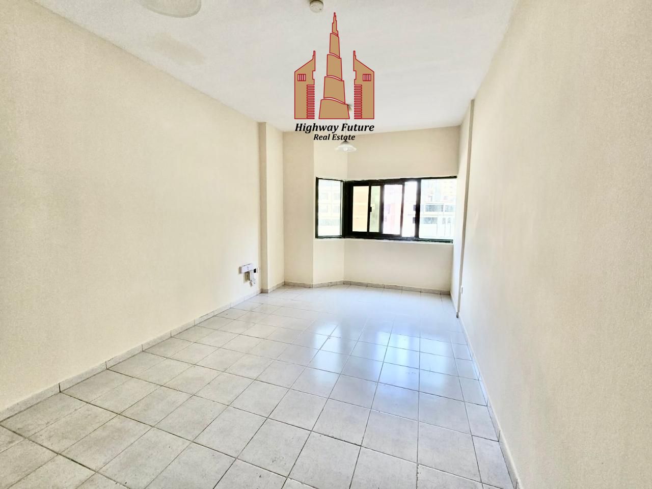 Spacious 2bhk apartment with balcony full family building Near to Nahda Park