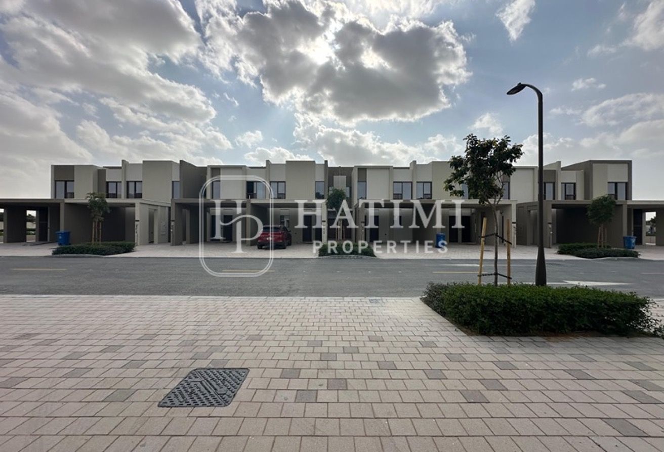 VACANT| SINGLE ROW| OPPOSITE THE POOL