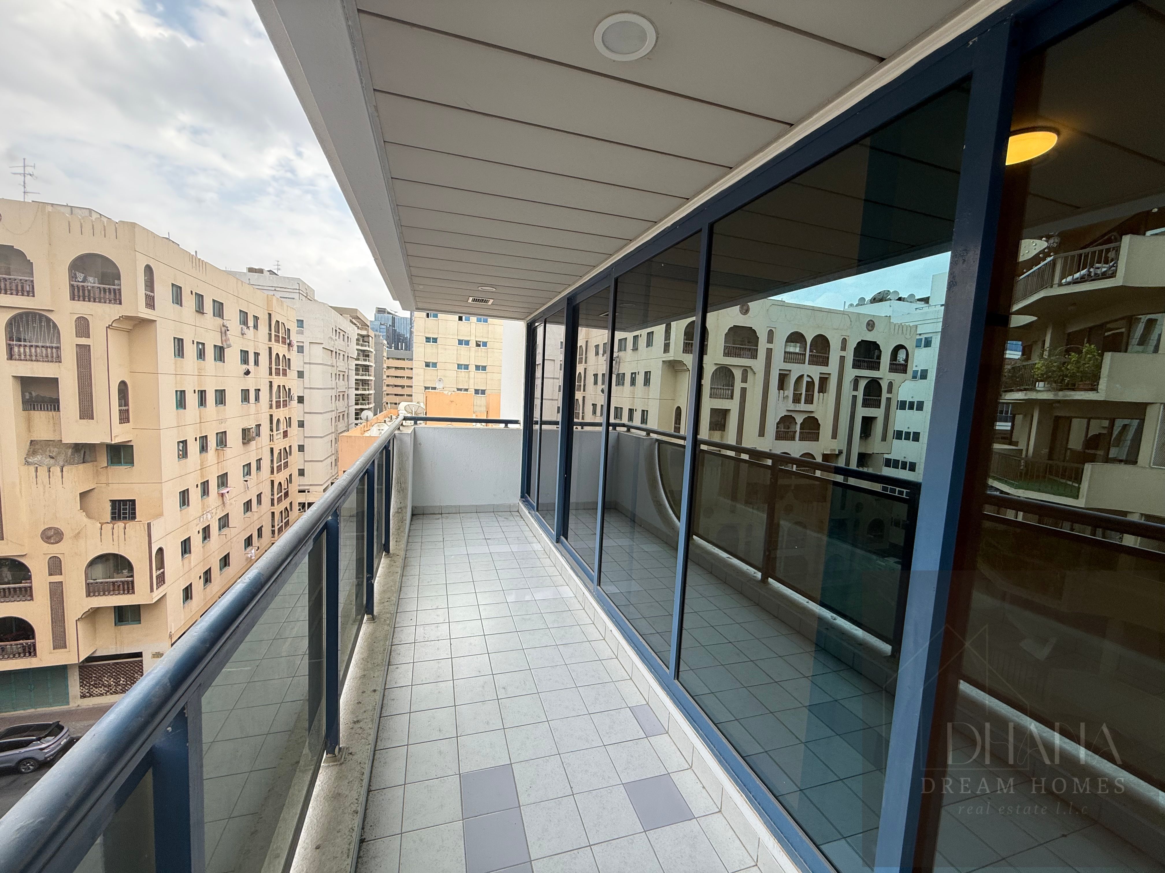 2 BEDROOM SPACIOUS APARTMENT l FULLY REFURBISHED l PRIME LOCATION l NEAR METRO I FAMILY BUILDING