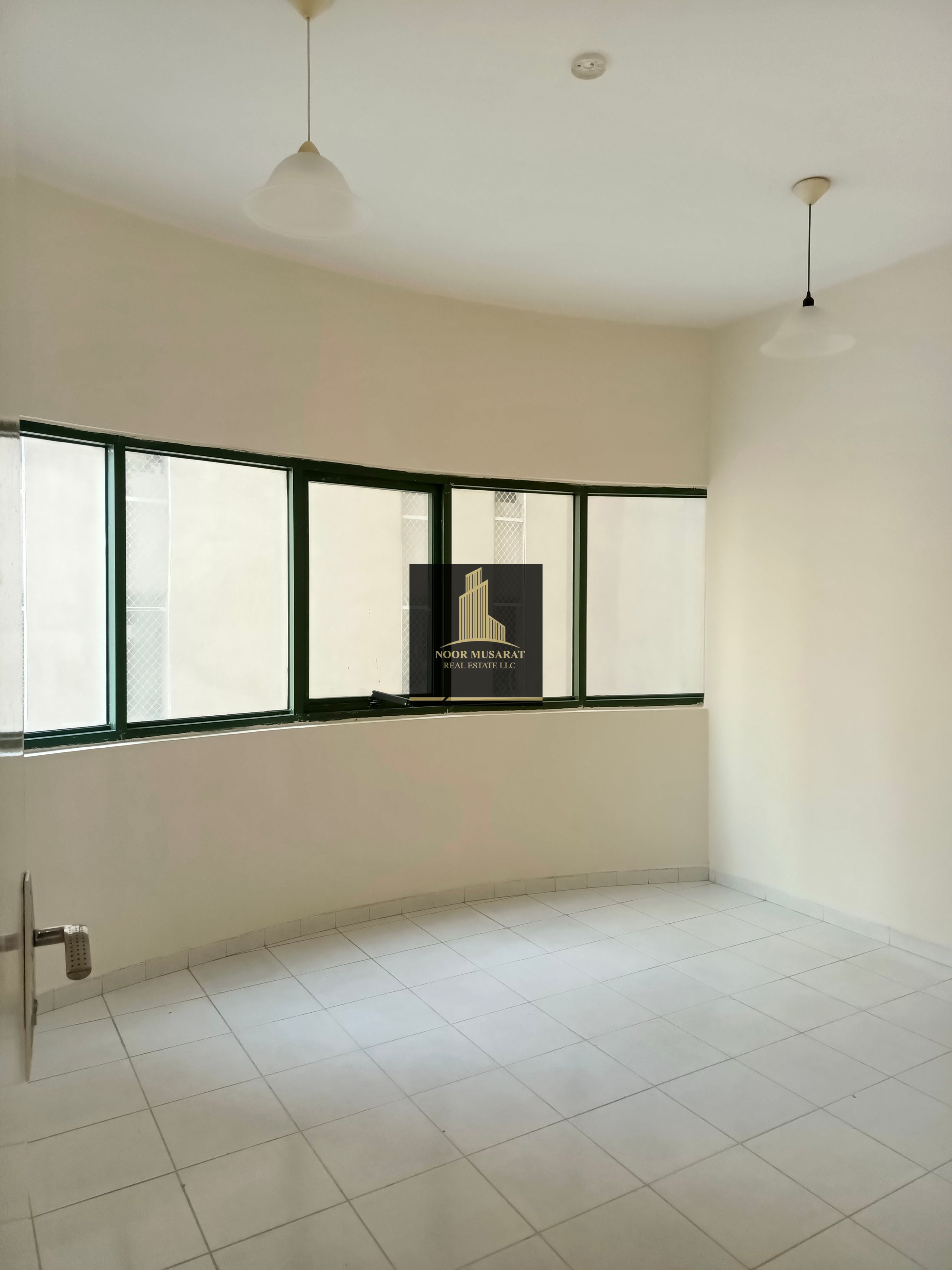 Beautifully Designed 2bhk appartment with Balcony Only in 42k Call Zain