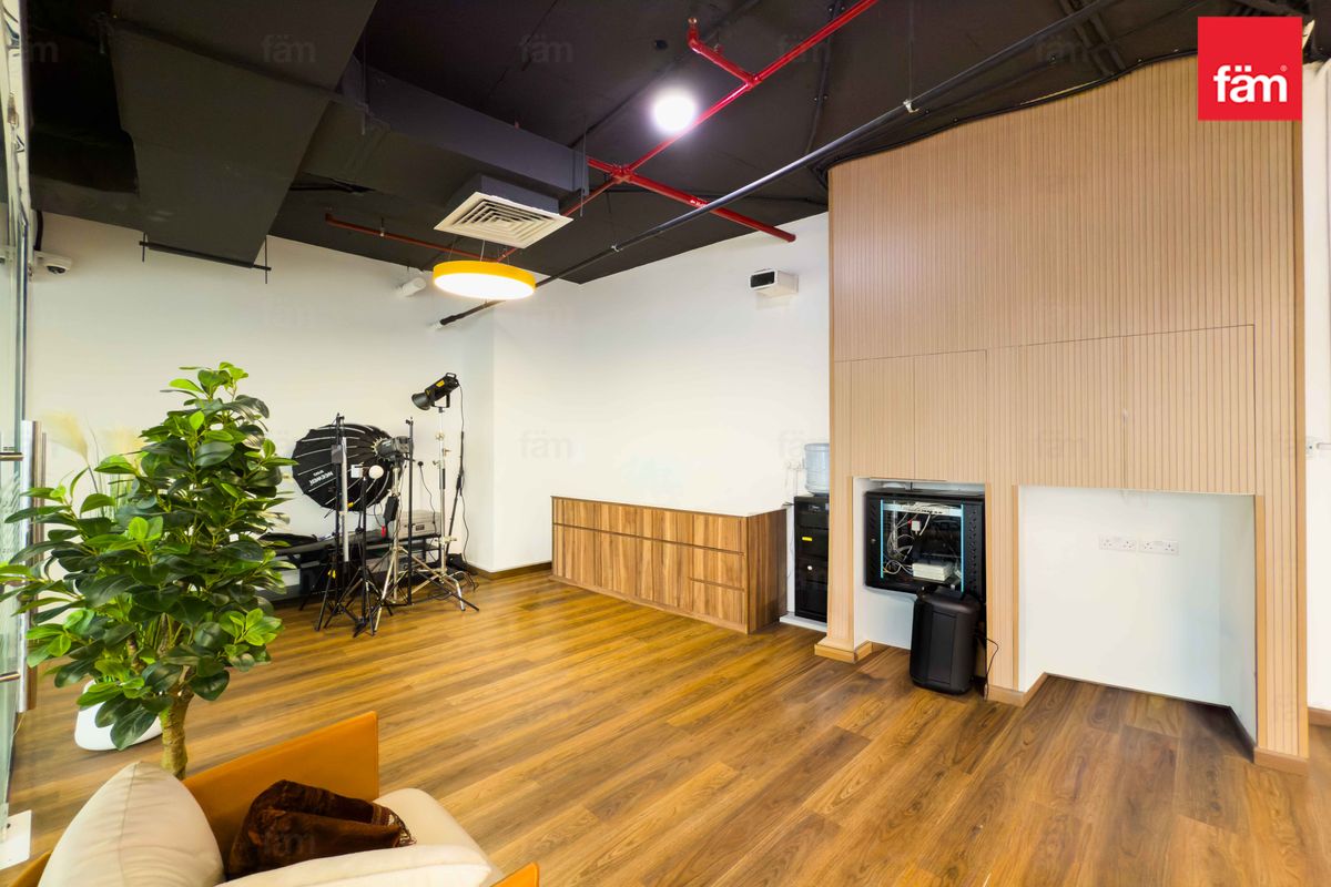 2 offices combined into one unit | Tenanted