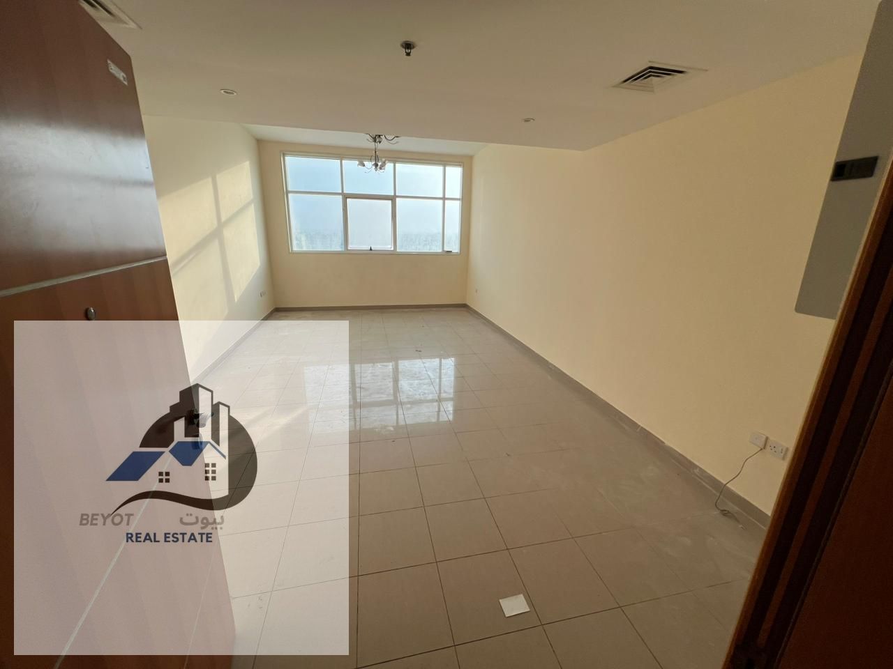 For Rent in Ajman – Al Jurf 2 A spacious and well-maintained 2 Bedroom + Living Room apartment located in a prime and vibrant area in Al Jurf 2, Opp