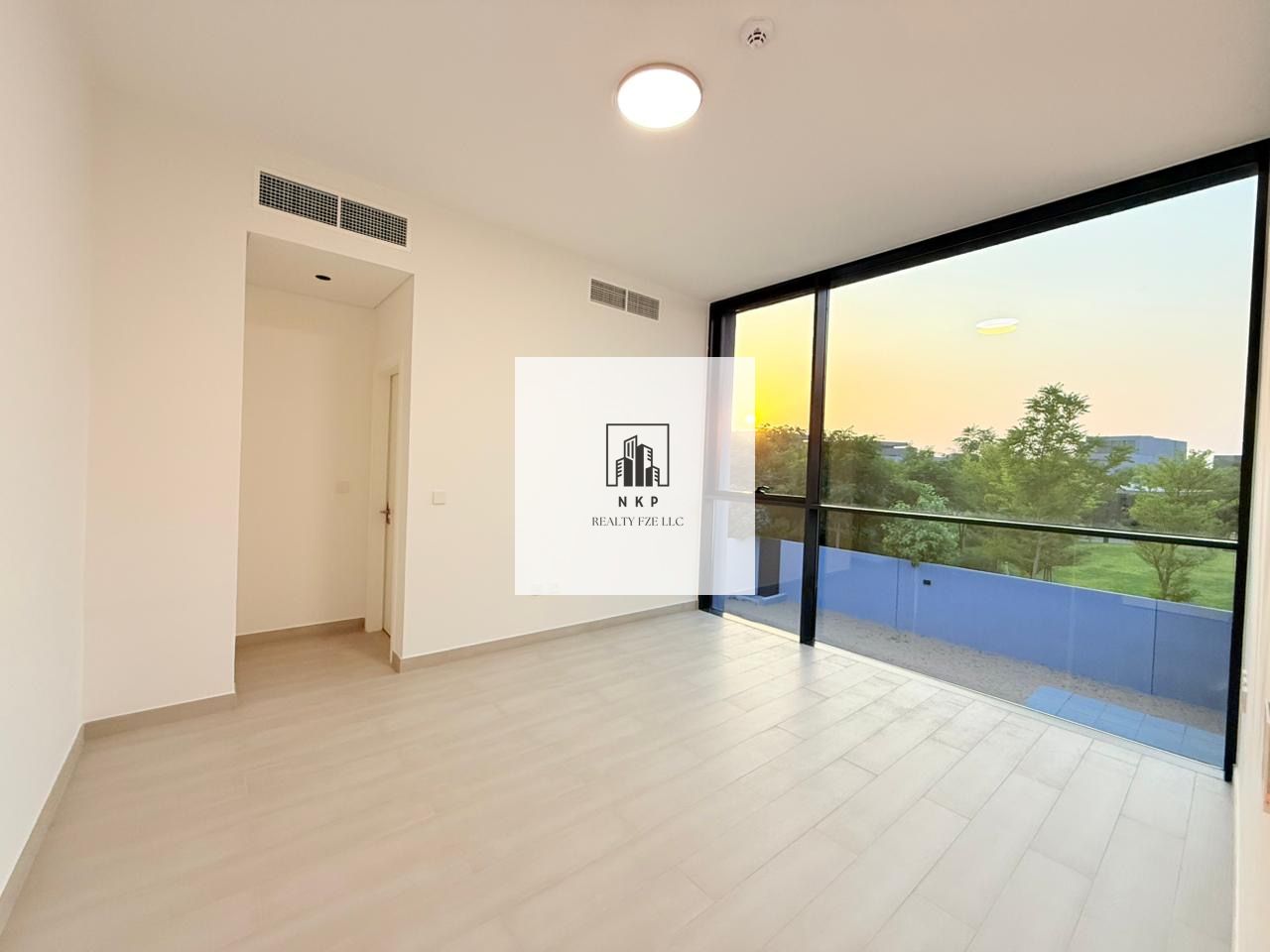 Luxury 5- bedroom forest villa with private pool for rent