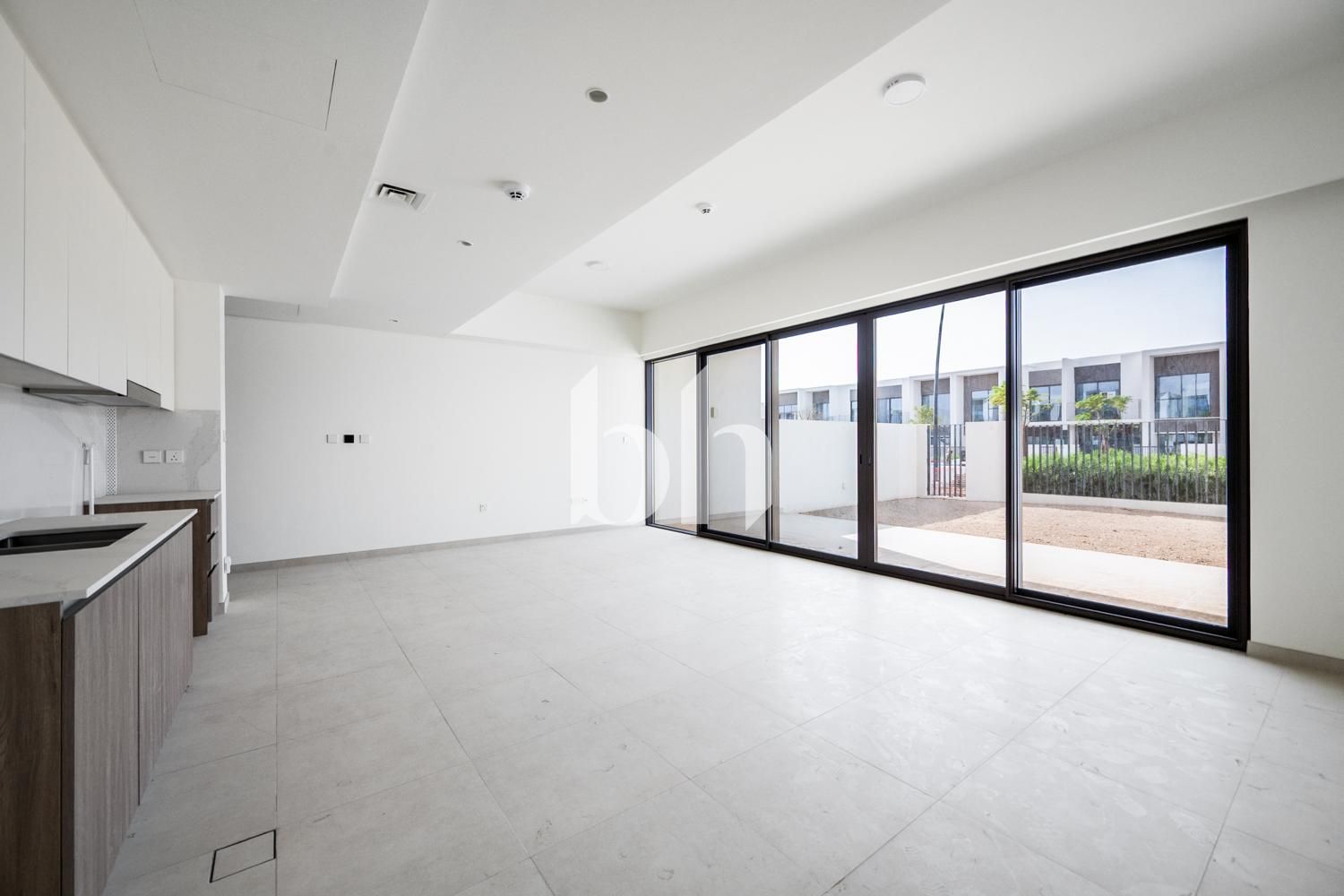 Corner Unit | Rented | Single Row