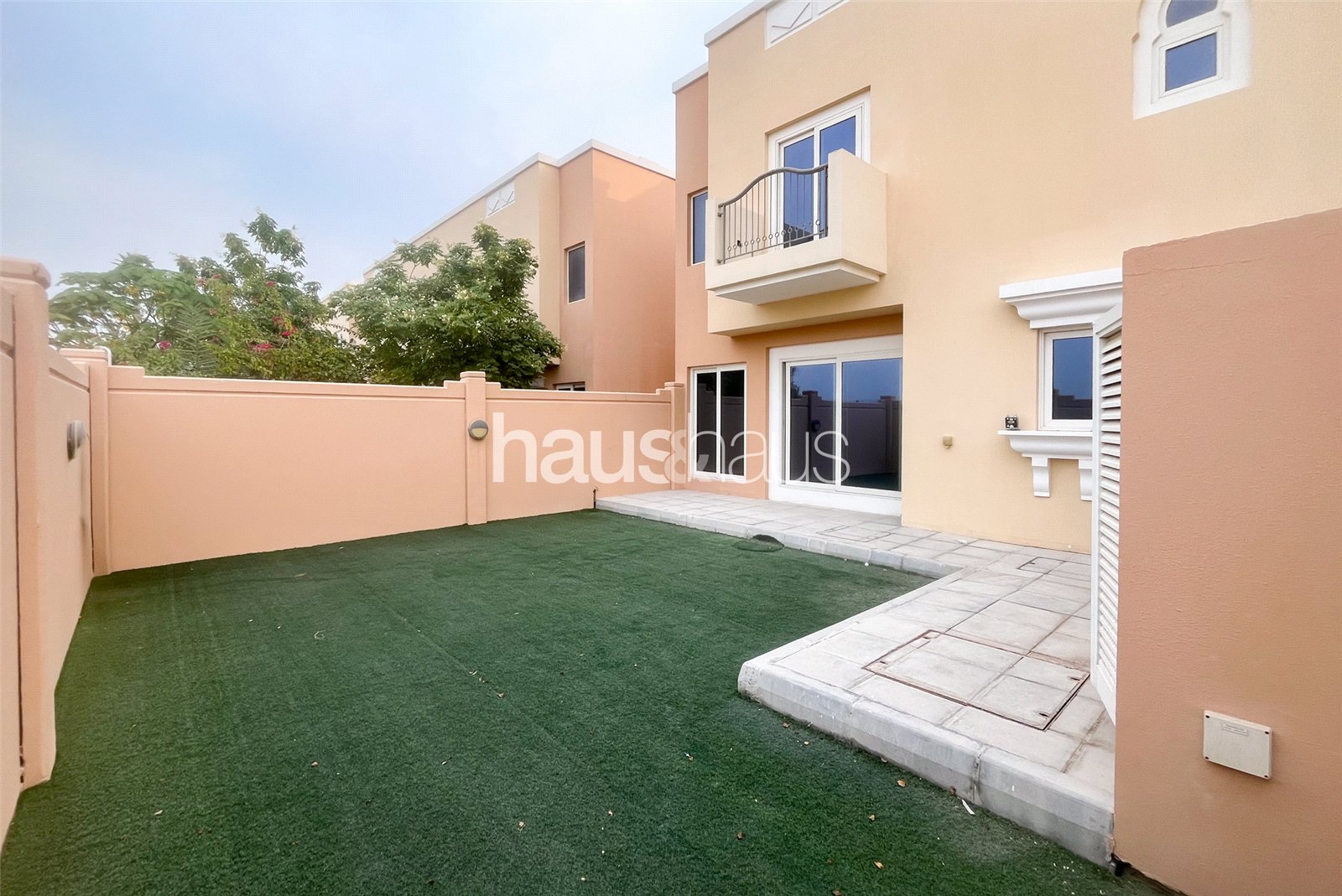 Single Row | Large Terrace | Great Community