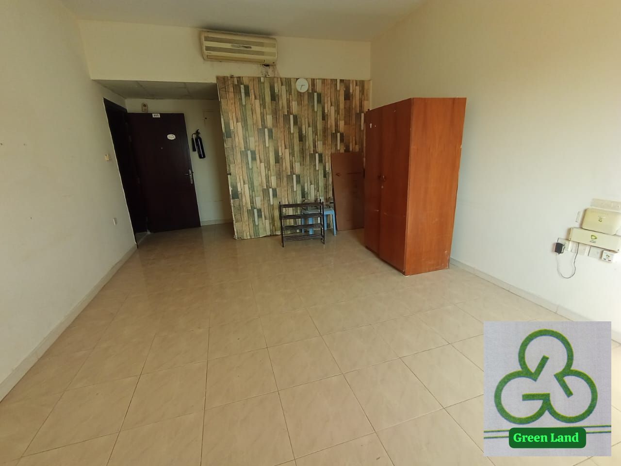 Spacious studio Rent yearly 17kbutina Central Gas Ac for family
