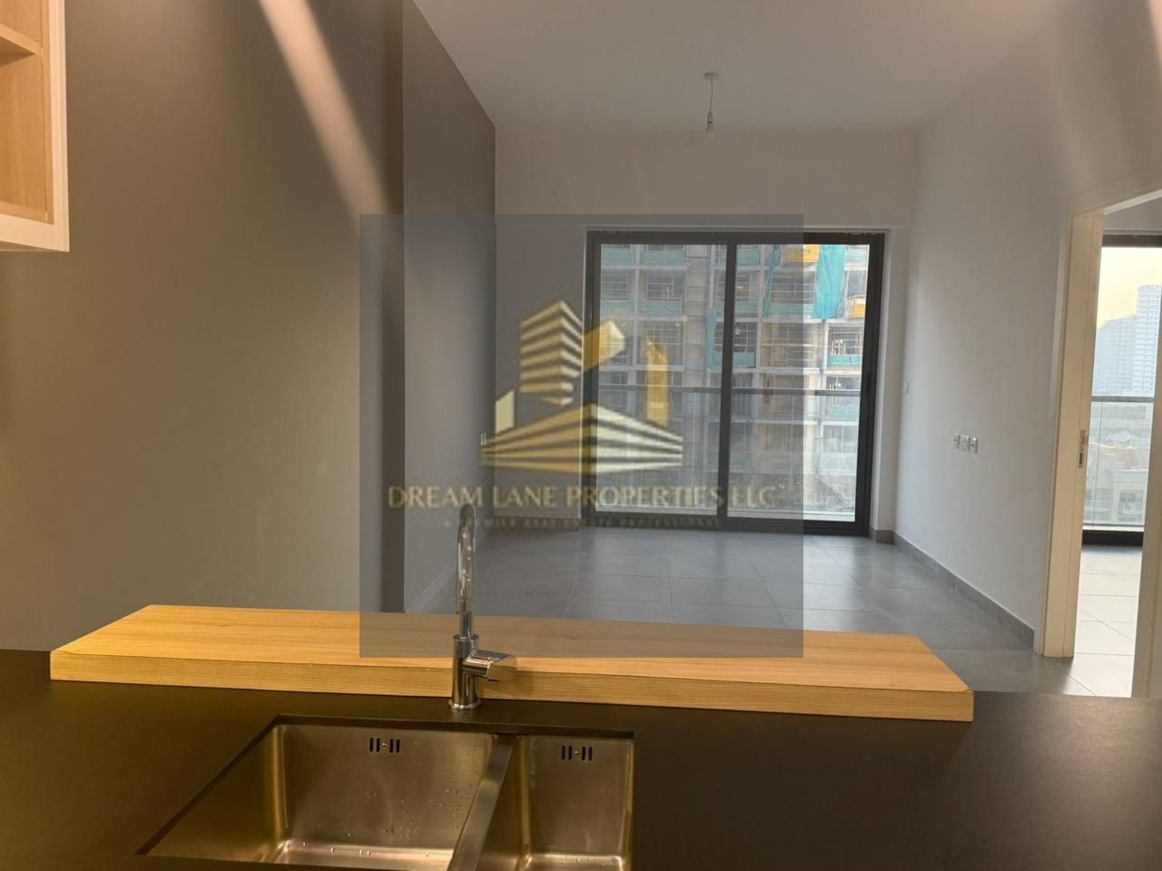 GRAB THIS DEAL/VACANT /DISTRESS DEAL FOR CASH AND MORTAGE BUYER / 1 BHK +STUDY.