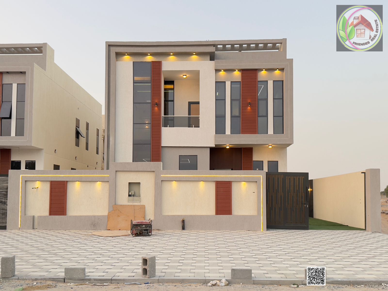 Luxury two-story villa, super deluxe finishing, 4 rooms for sale in Al-Haliou 1 area, including registration and ownership fees, freehold ownership fo
