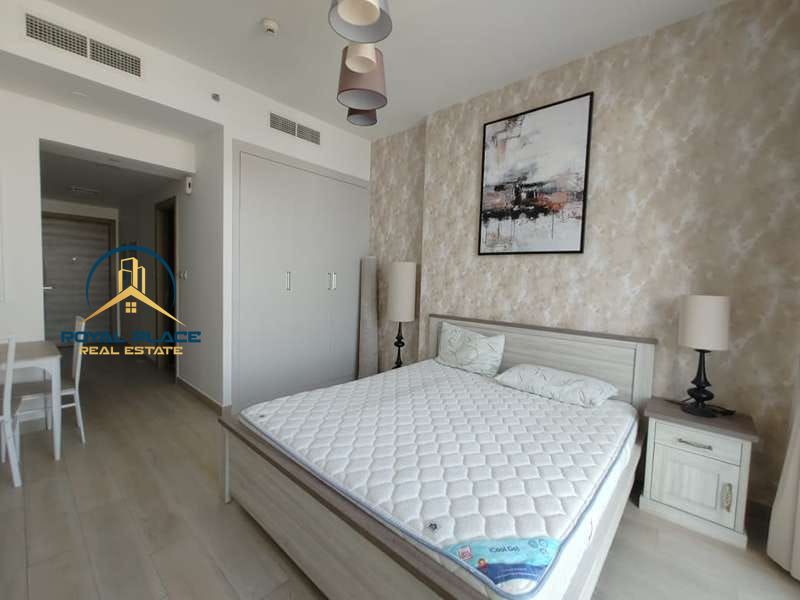 Fully Furnished | Near Exit | Community View