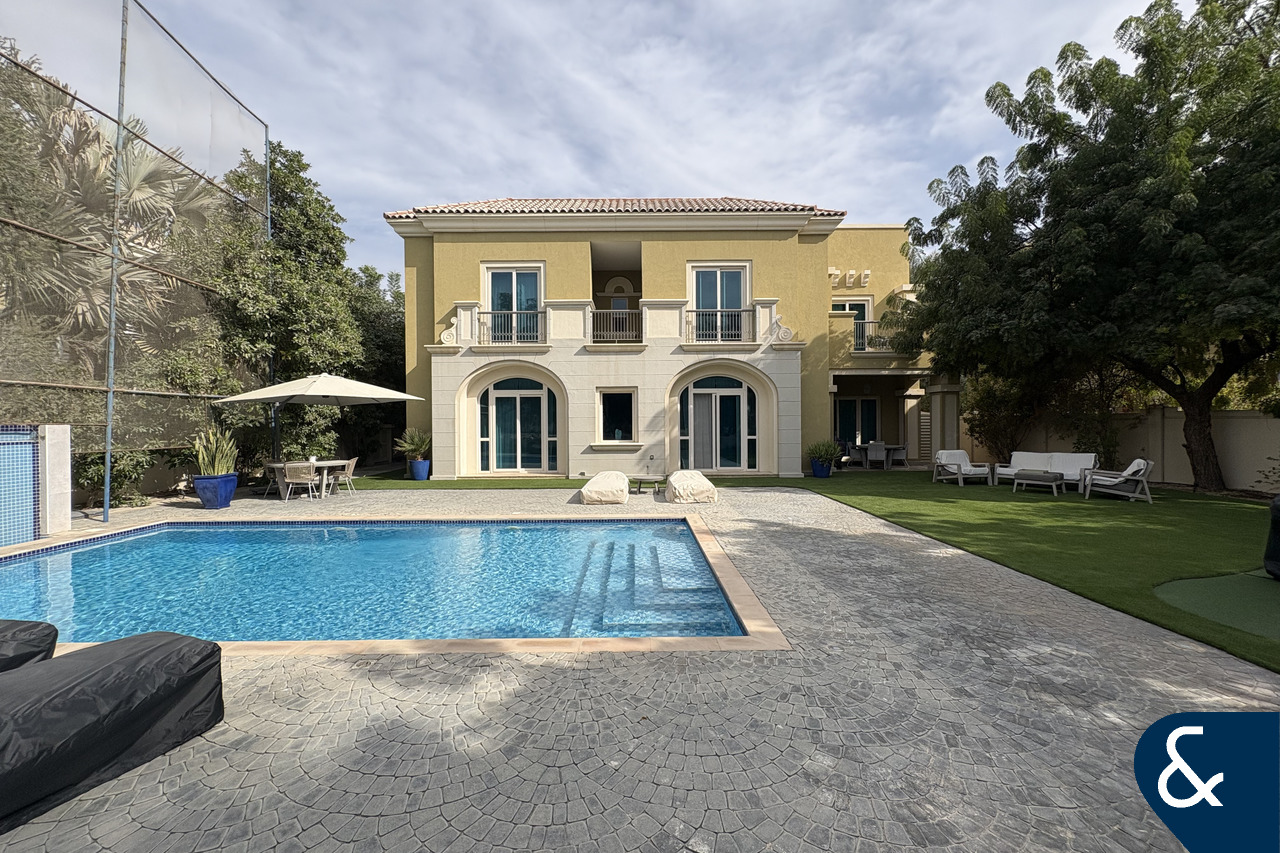 5 Bed | Golf Course backing | Vacant Feb