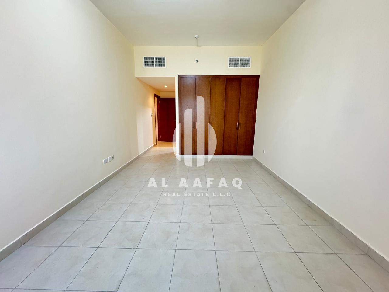 Spacious 3BHK| All Master Bedrooms | Maids Room