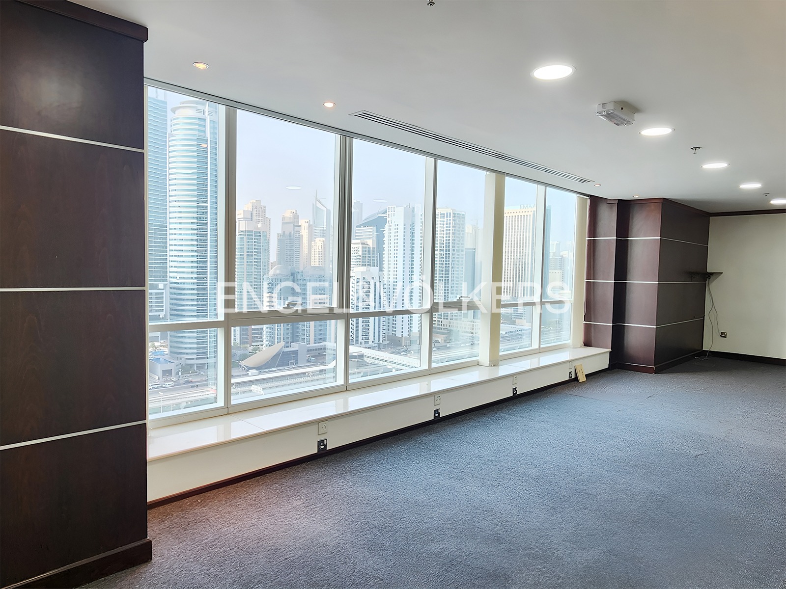 Lake view| Fitted|Office space|DMCC License