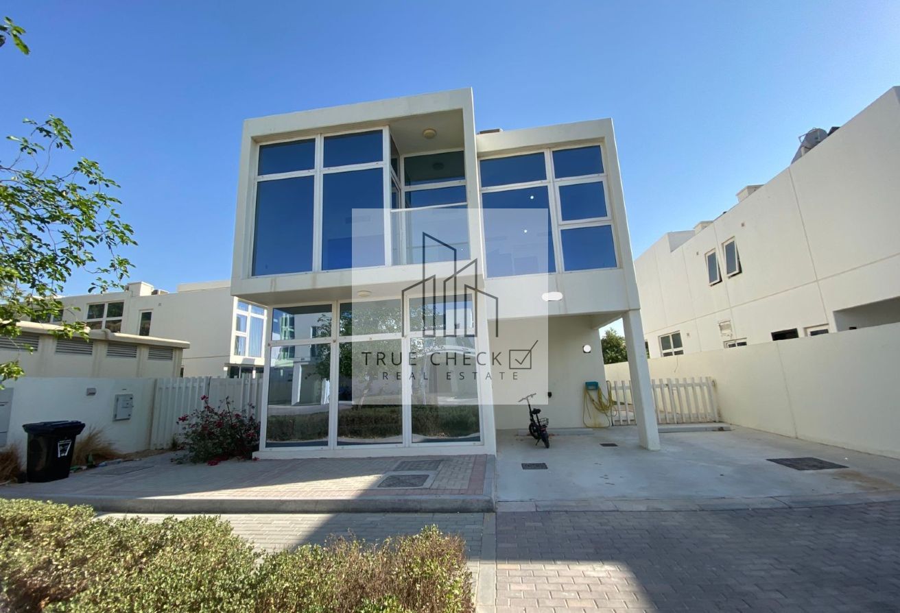 Spacious 6 Bedrooms | Unfurnished | Private Garden | Well Maintained