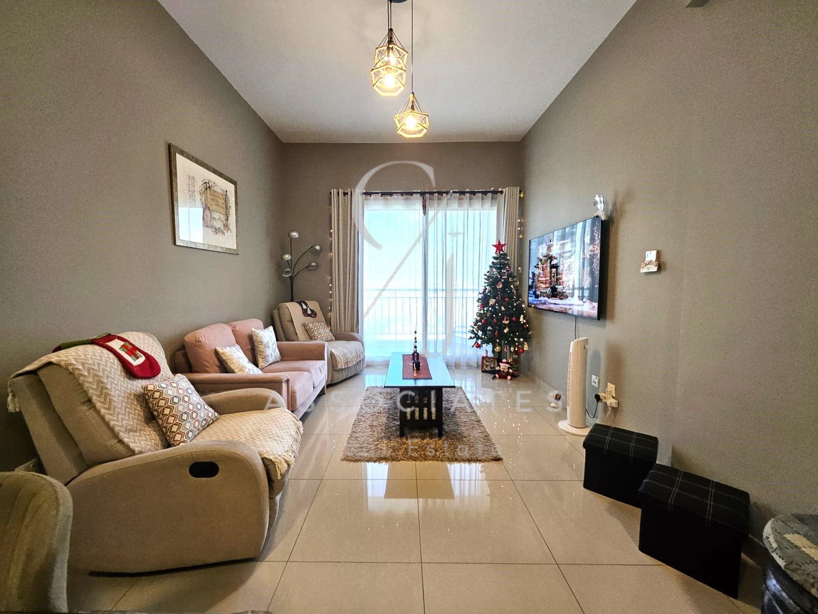 Upgraded I Great Location I Great Neighborhood