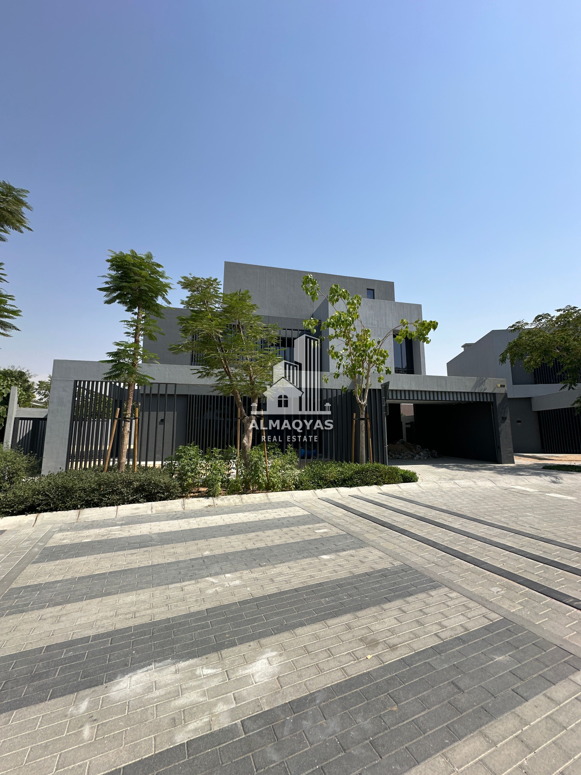 Stand-alone 5-Bedroom Villa - Freehold - Prime location - Pool - G+2