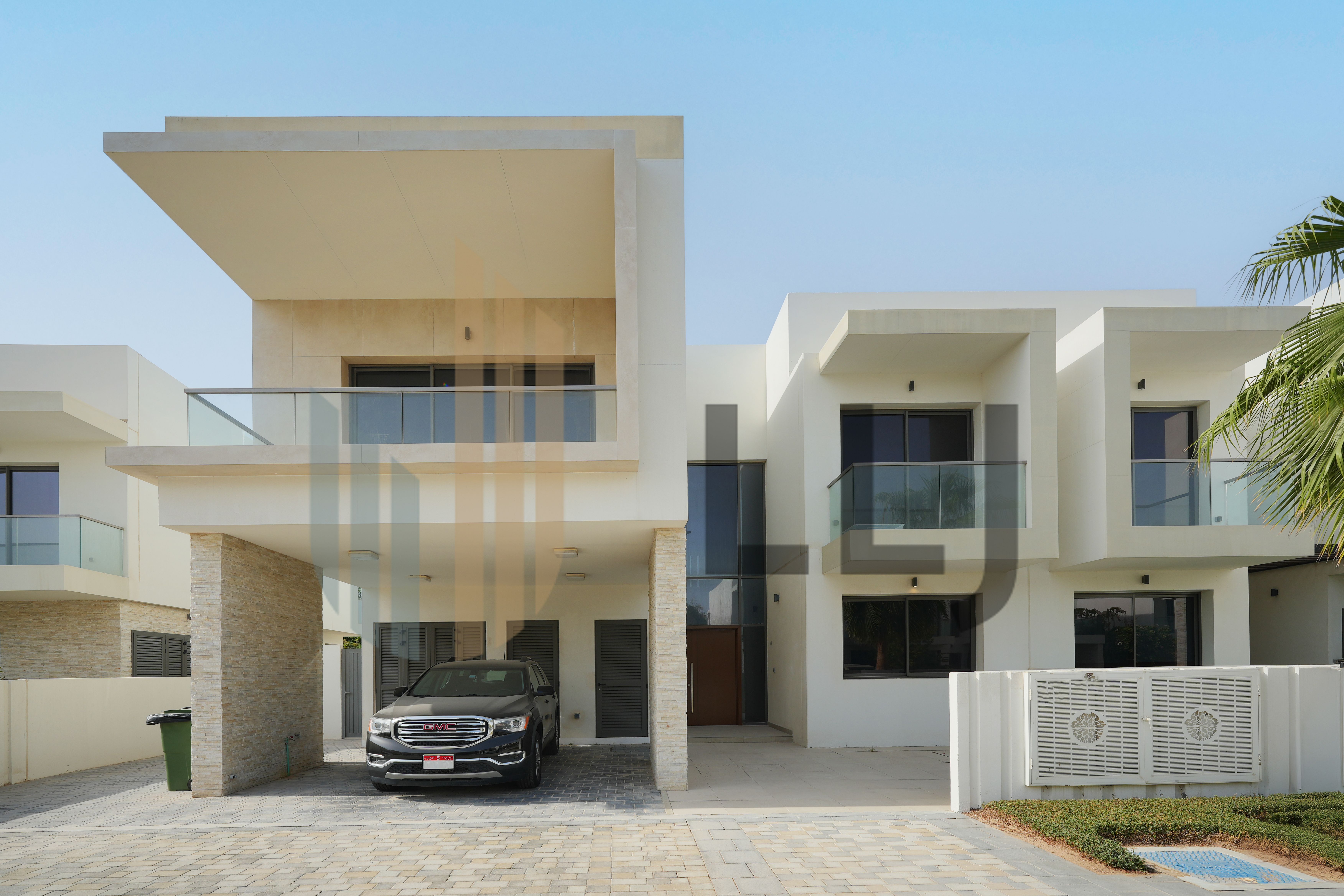 Ready to Move In | With Garden | Upgraded Villa