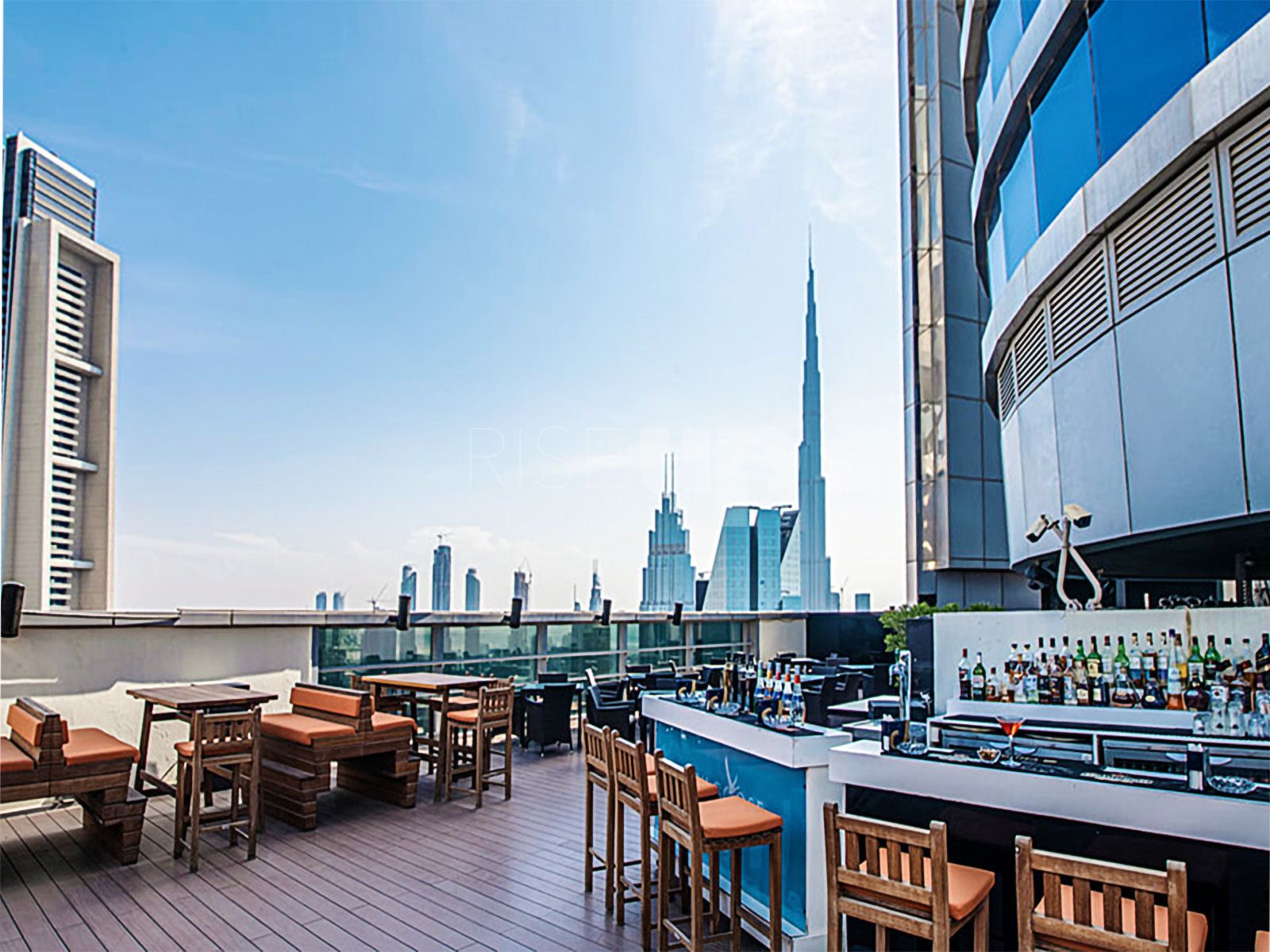 Iconic Rooftop BAR/Restaurant | No Key Money