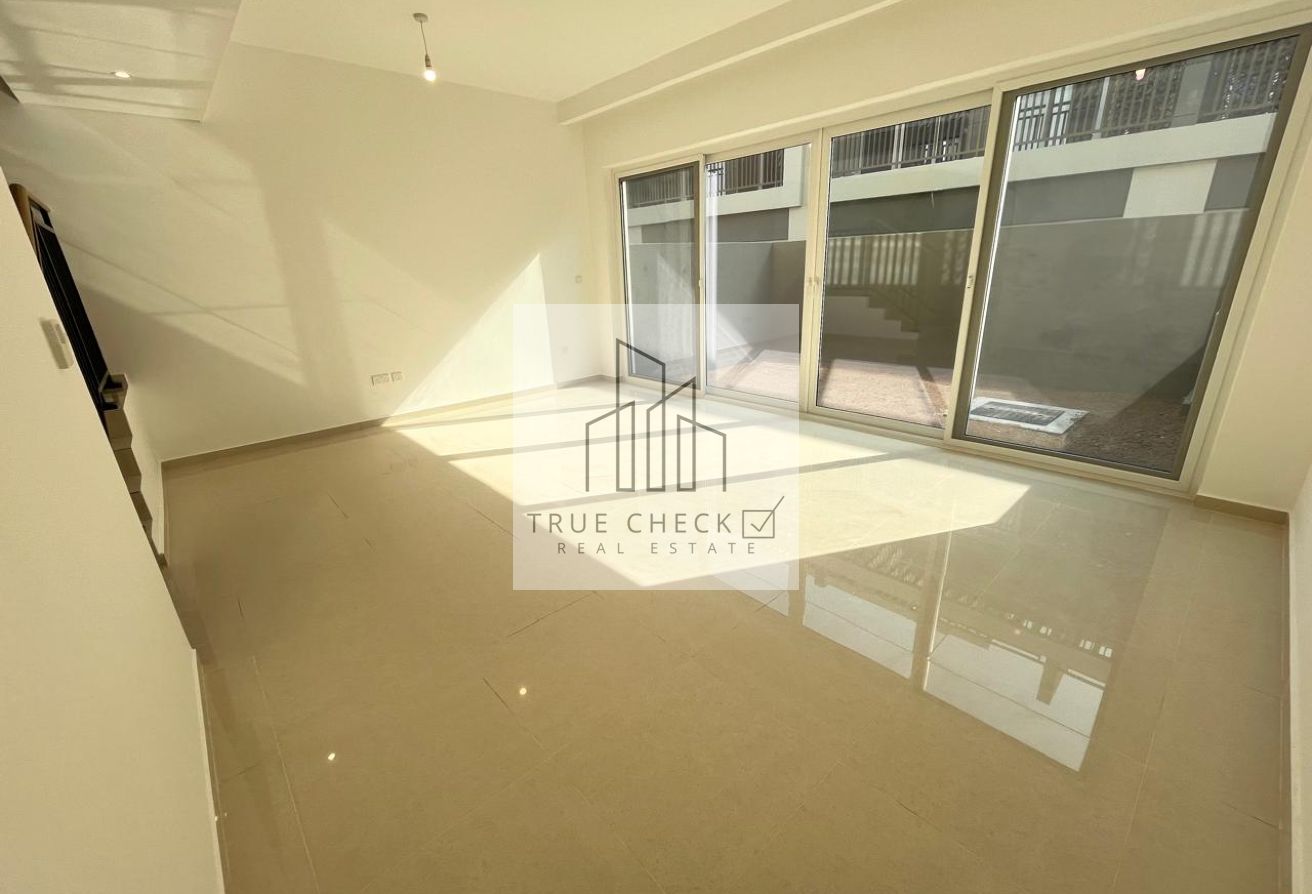 3 Bedrooms | Large Garden | Roof Access | Vacant